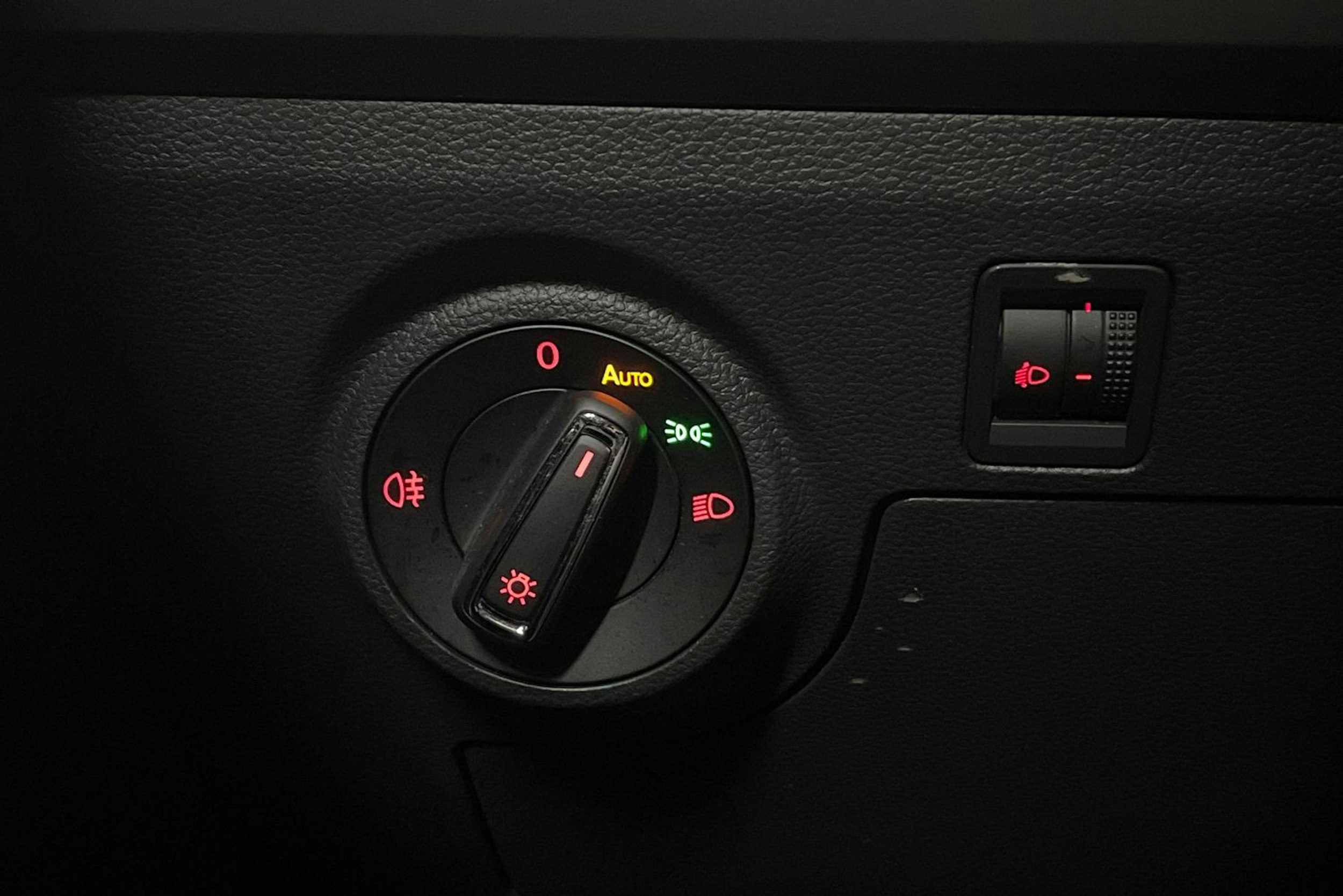 sininen SEAT Ibiza 2018 kuva 17.
