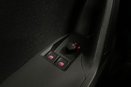 sininen SEAT Ibiza 2018 kuva 18.