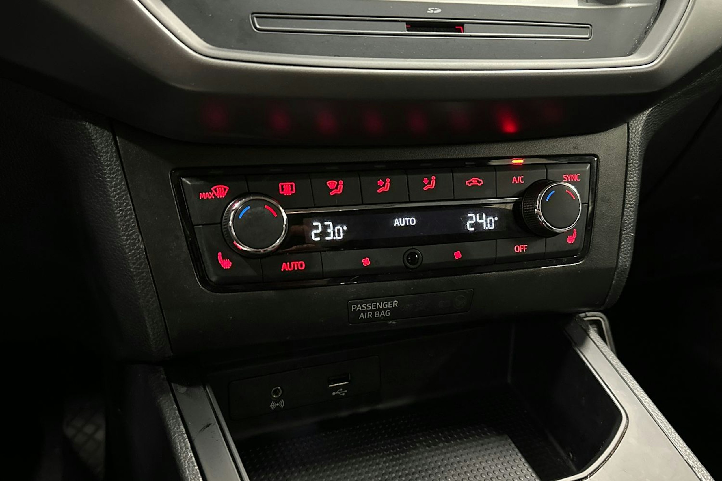 sininen SEAT Ibiza 2019 kuva 14.