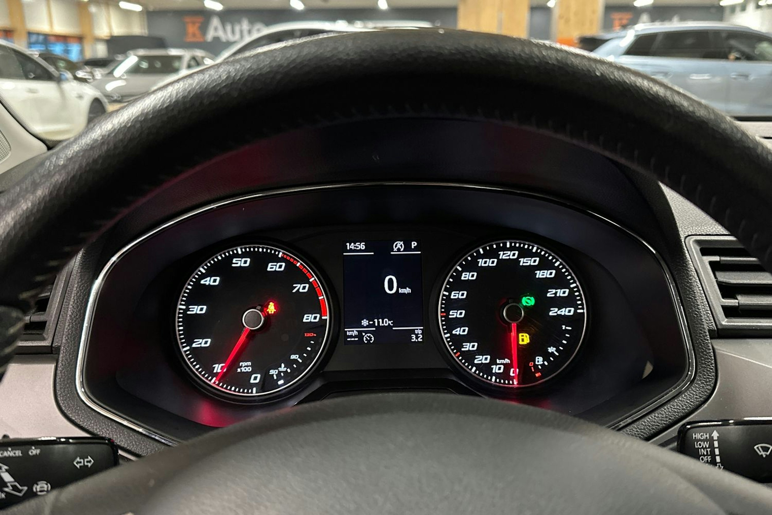 sininen SEAT Ibiza 2019 kuva 16.