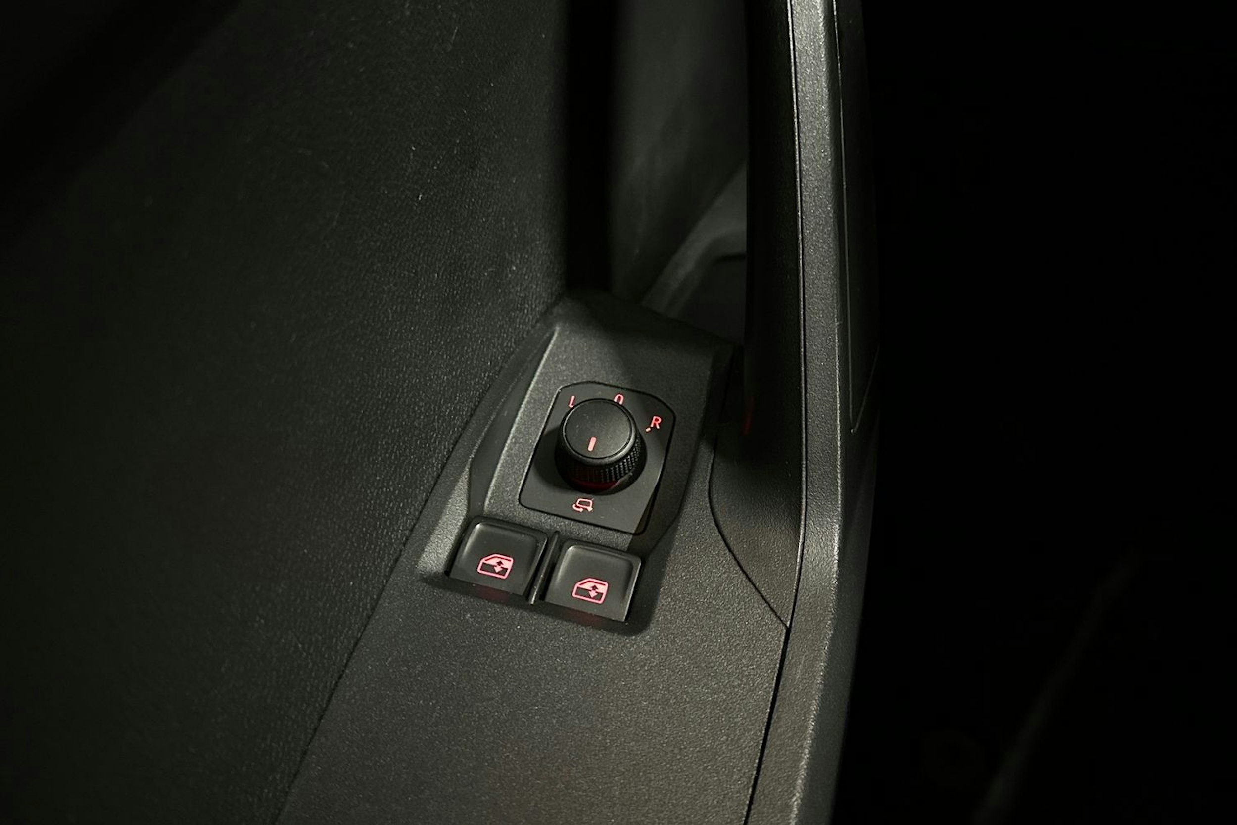 sininen SEAT Ibiza 2019 kuva 20.