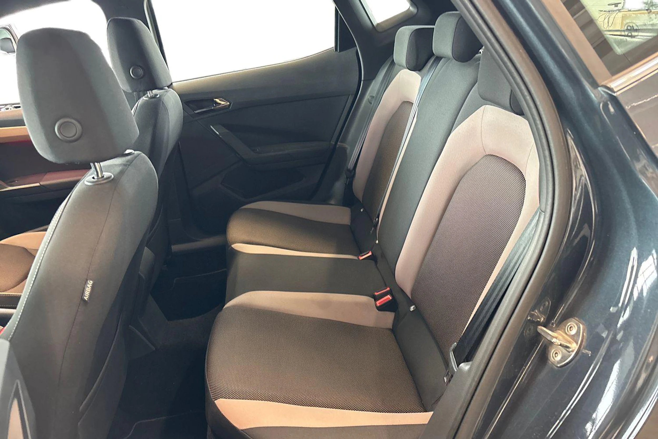 harmaa SEAT Ibiza 2019 kuva 11.