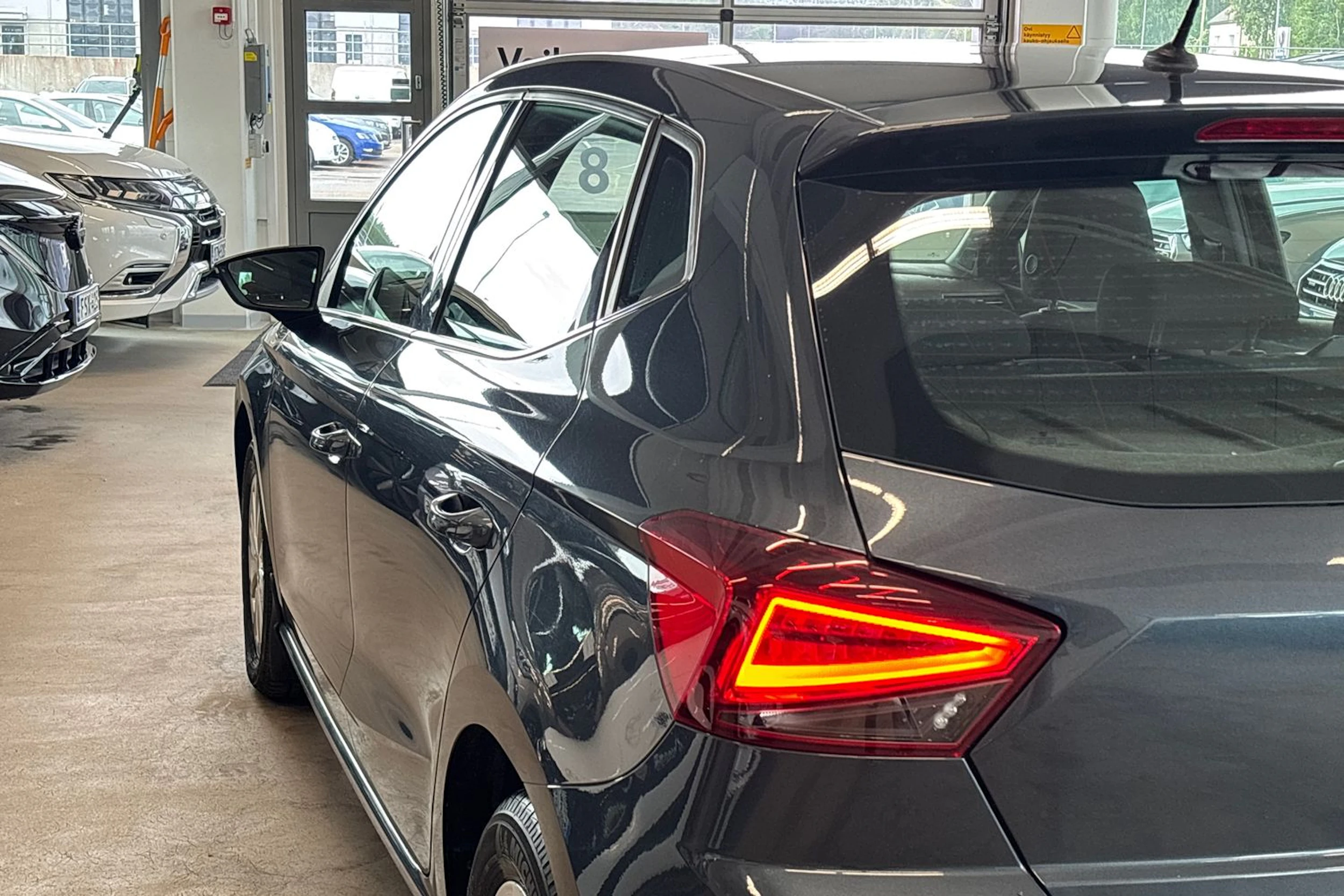 harmaa SEAT Ibiza 2019 kuva 18.