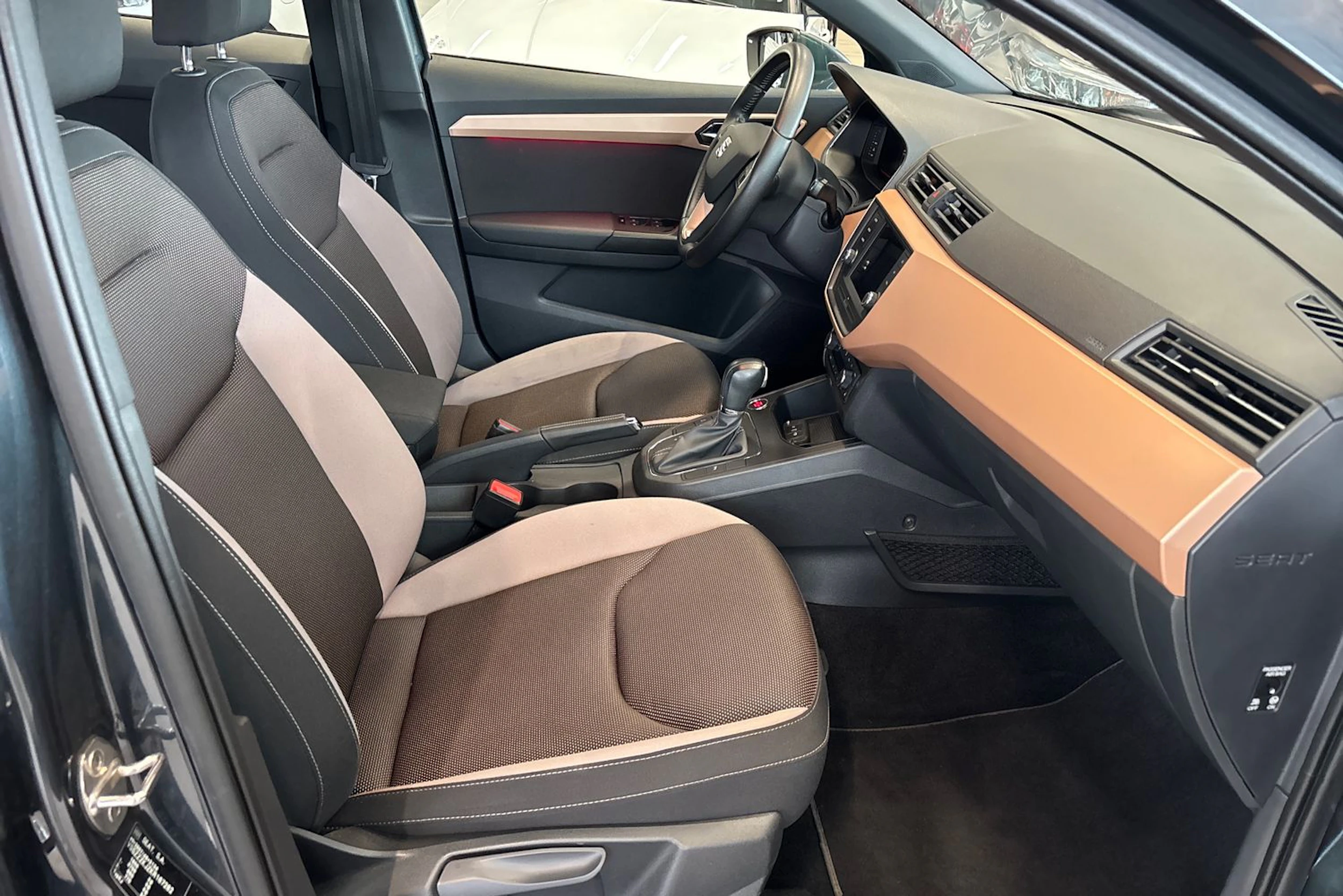 harmaa SEAT Ibiza 2019 kuva 24.