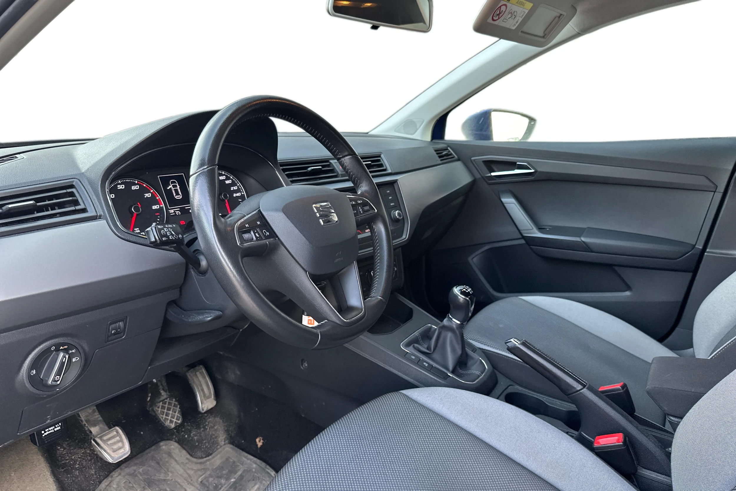 sininen SEAT Ibiza 2019 kuva 3.