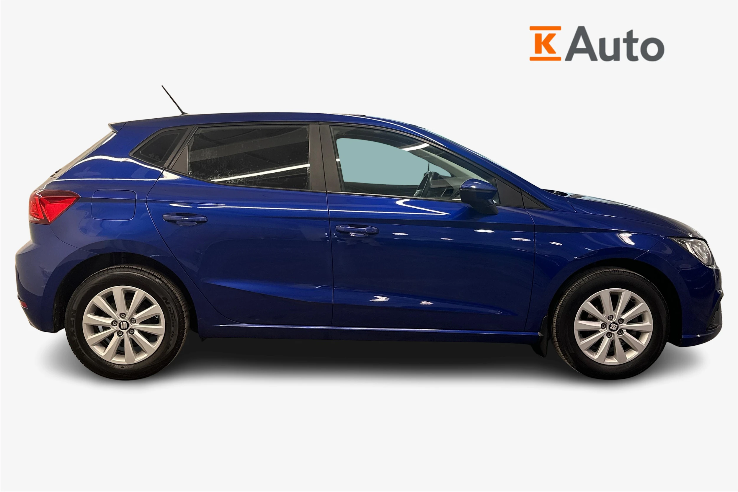 sininen SEAT Ibiza 2019 kuva 5.