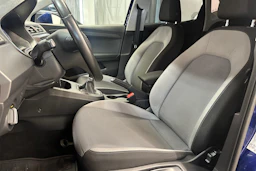 sininen SEAT Ibiza 2019 kuva 11.