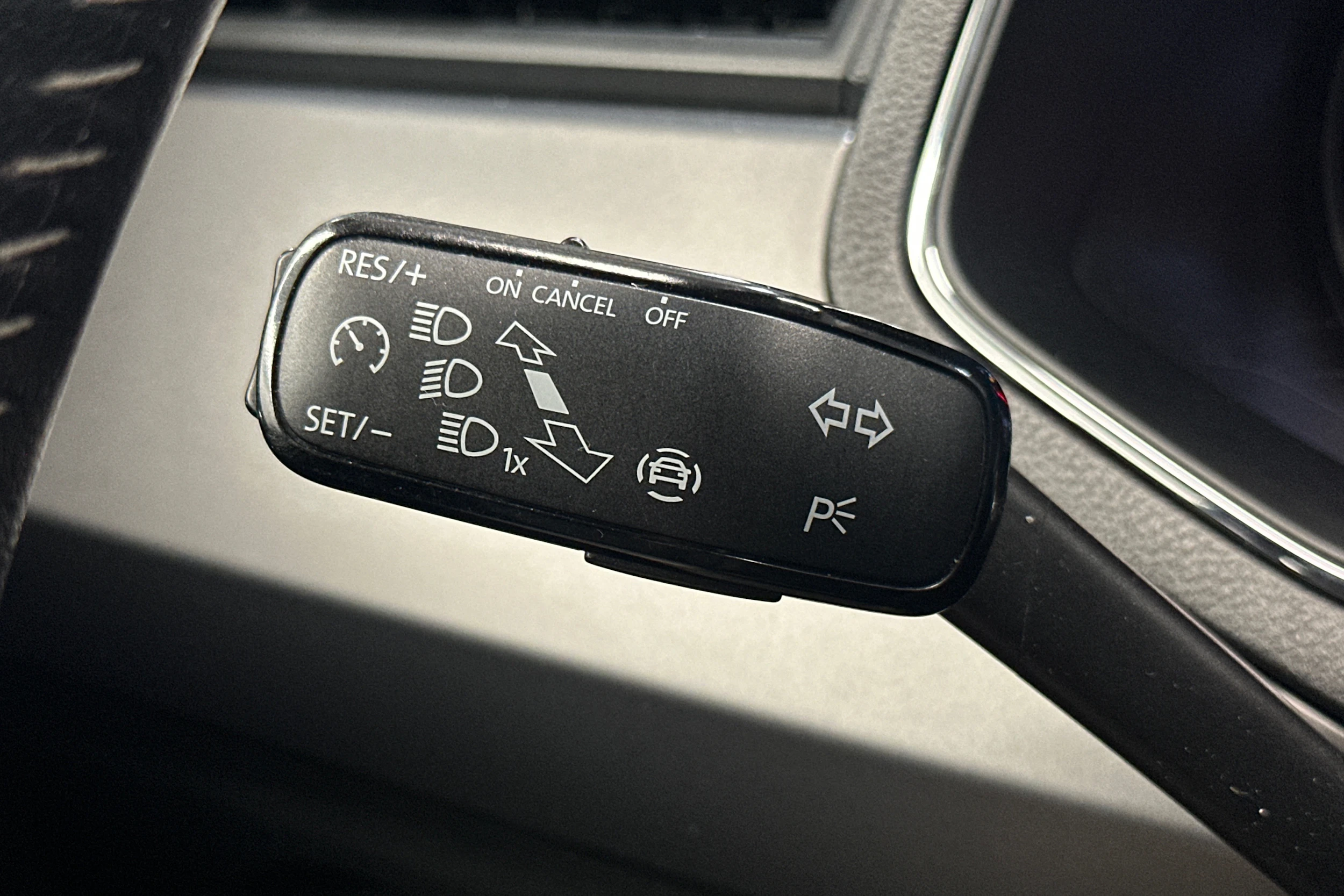 sininen SEAT Ibiza 2019 kuva 12.
