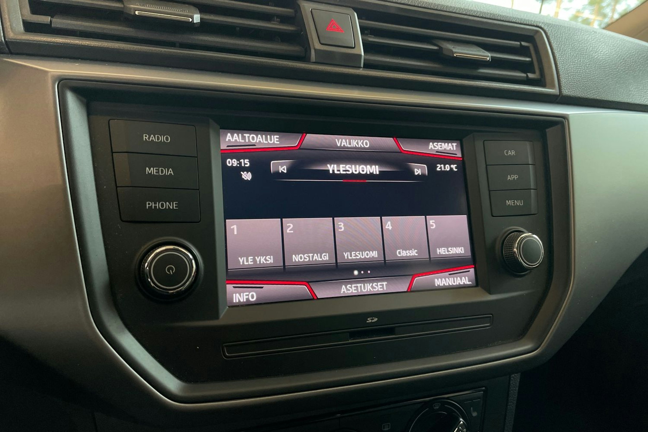 Valkoinen SEAT IBIZA 2019 kuva 22.