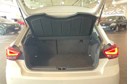 valkoinen SEAT Ibiza 2019 kuva 13.