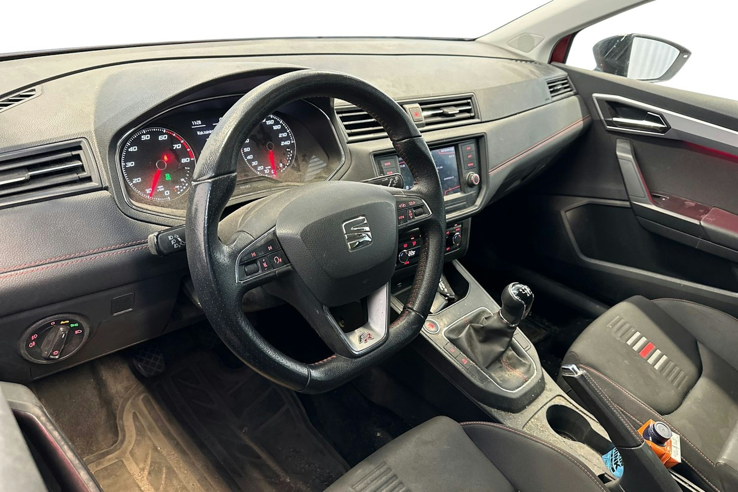 Punainen SEAT IBIZA 2019 kuva 3.