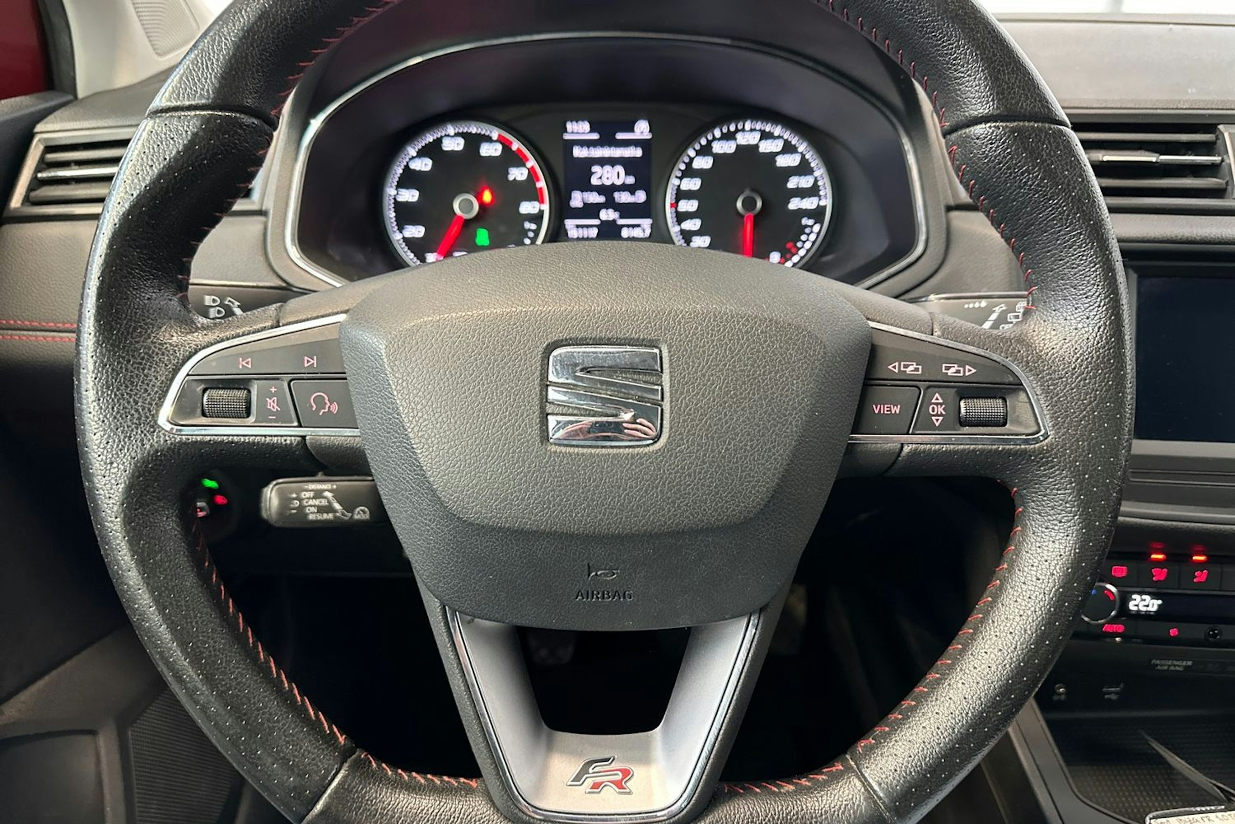 Punainen SEAT IBIZA 2019 kuva 16.