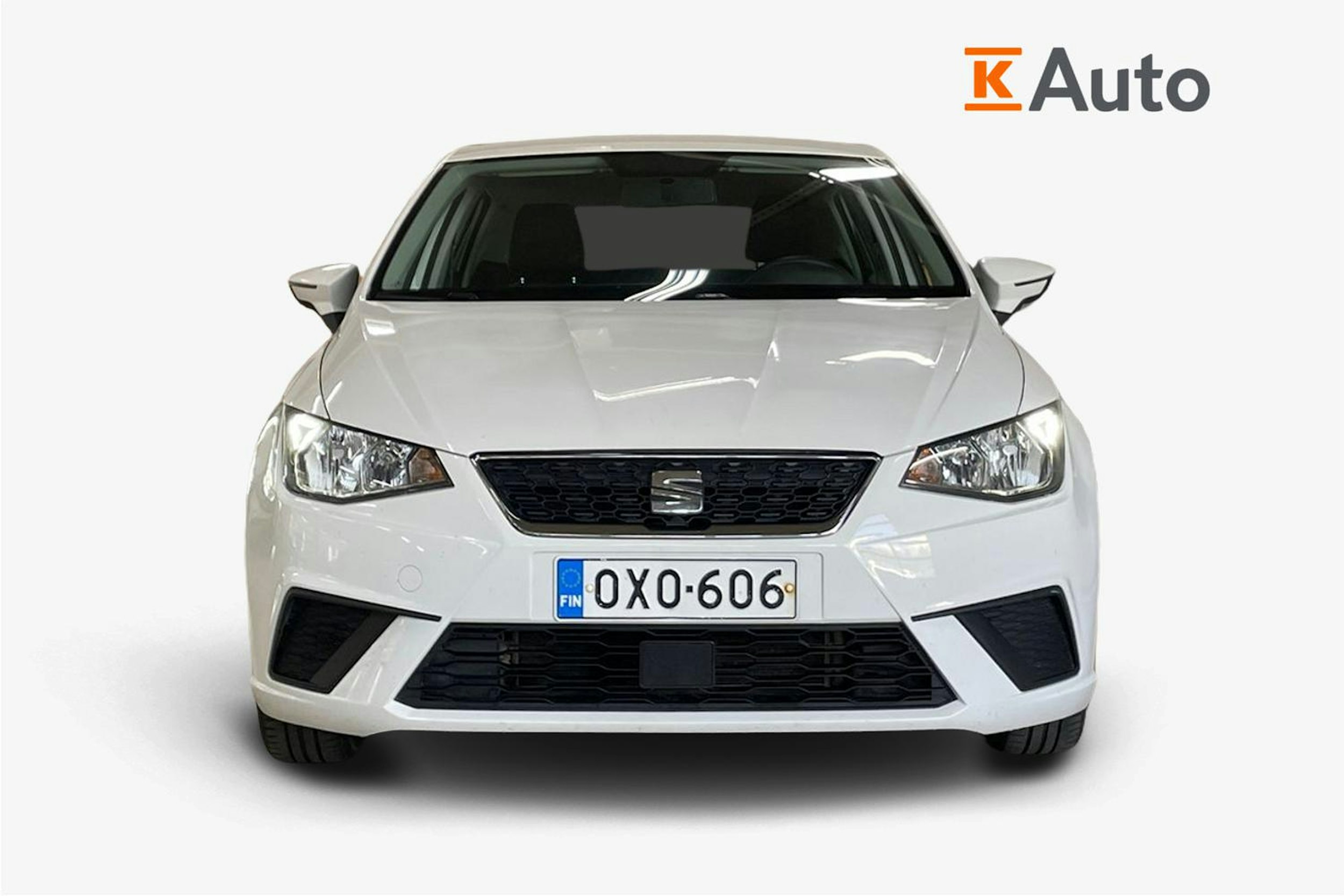 valkoinen SEAT Ibiza 2019 kuva 5.