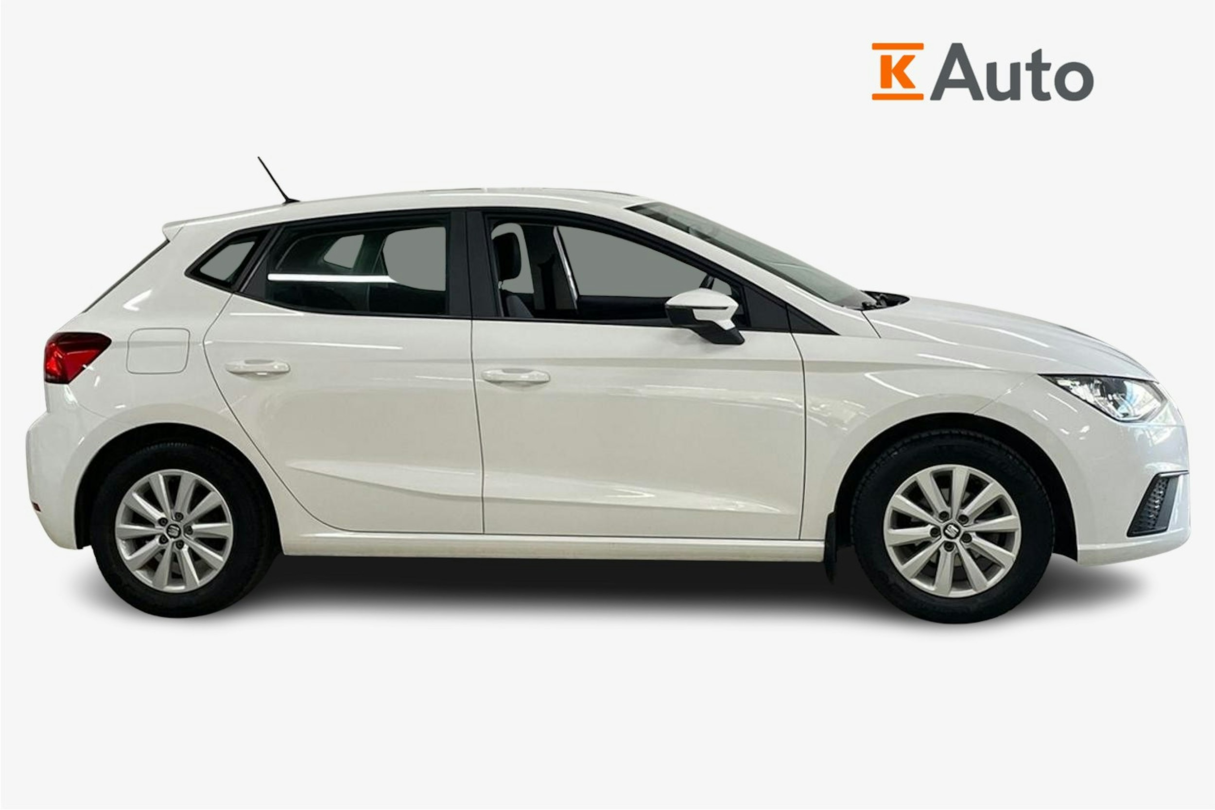 valkoinen SEAT Ibiza 2019 kuva 6.
