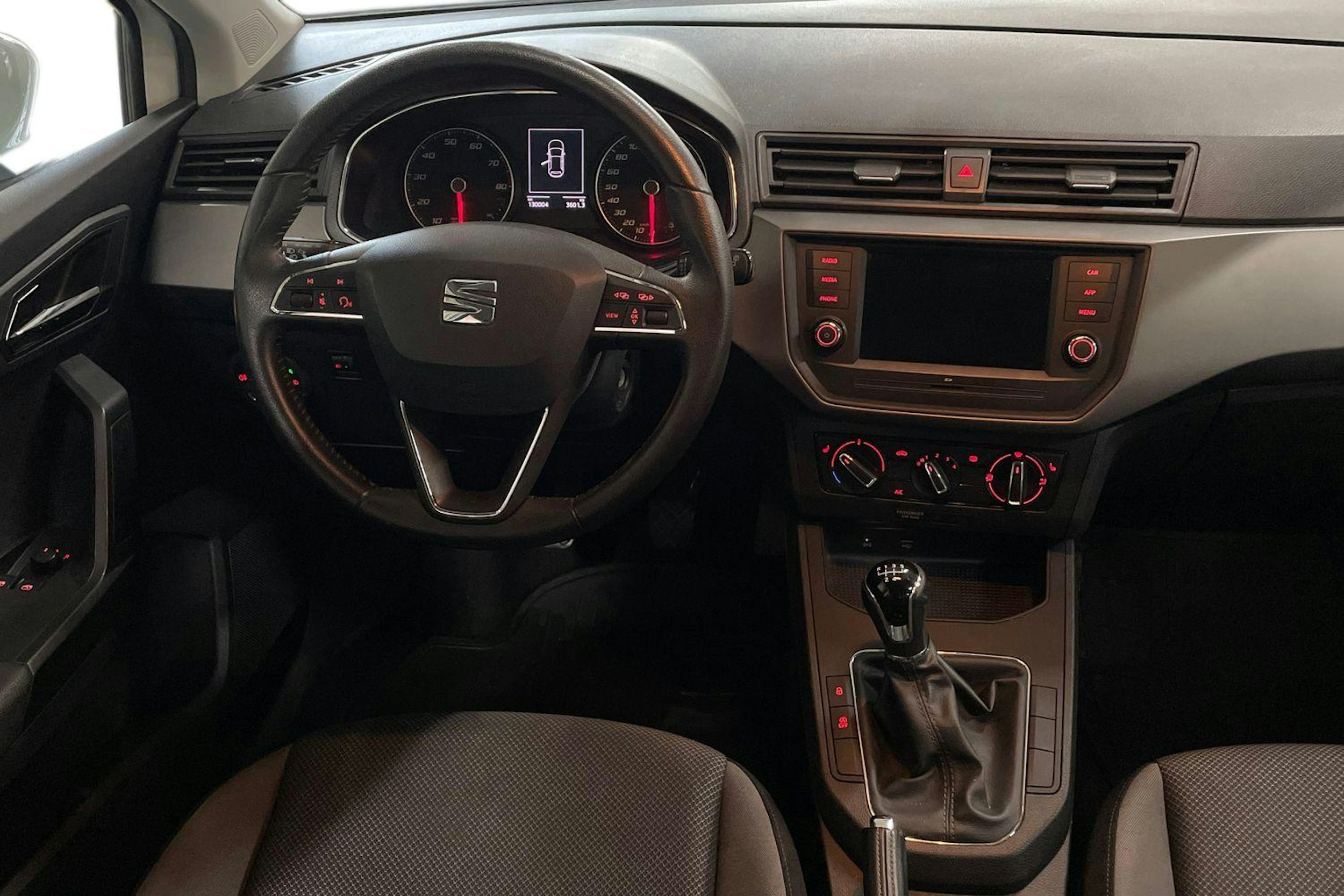 valkoinen SEAT Ibiza 2019 kuva 9.