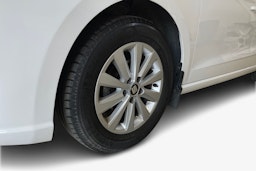 valkoinen SEAT Ibiza 2019 kuva 11.