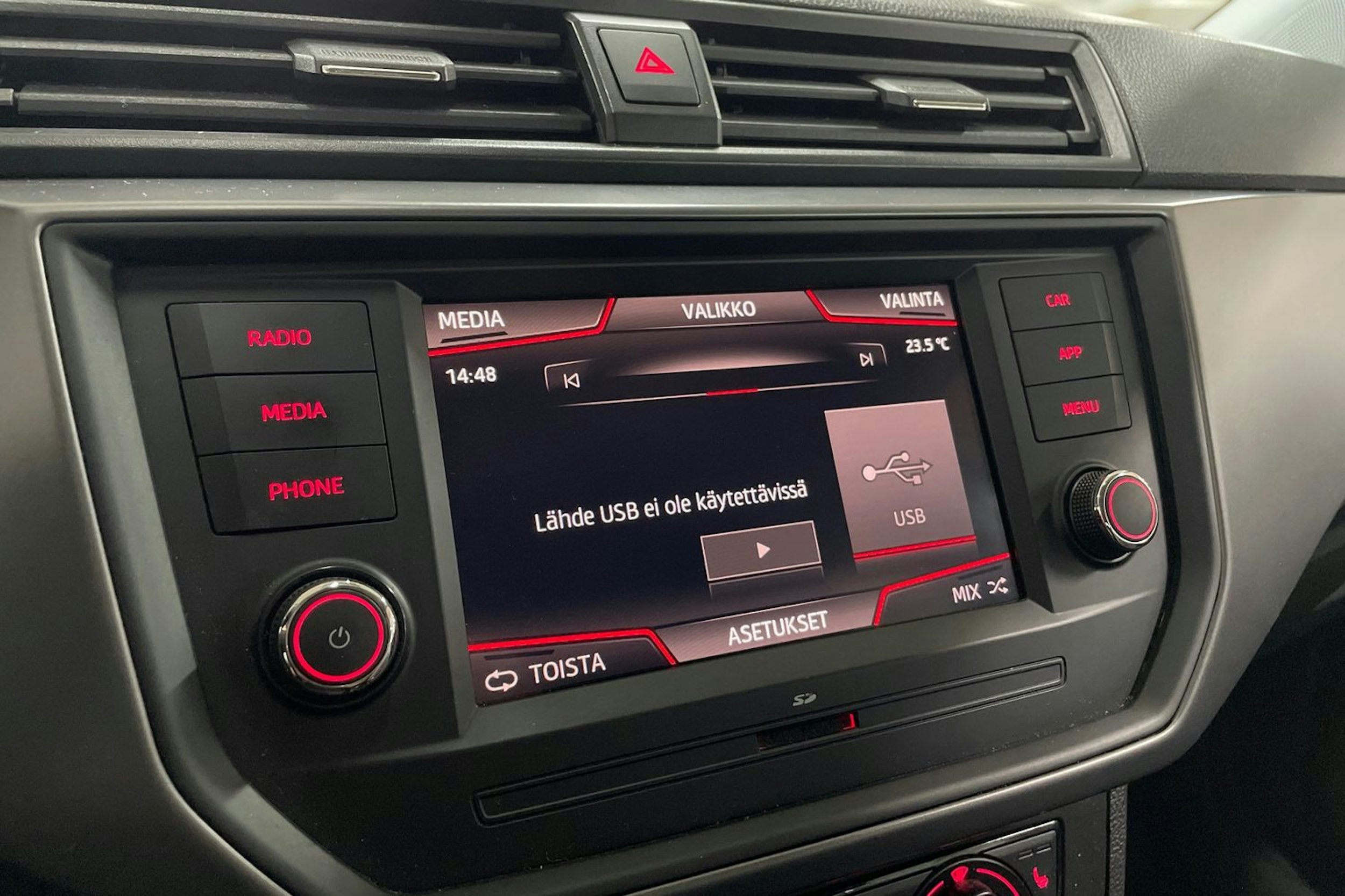 valkoinen SEAT Ibiza 2019 kuva 15.
