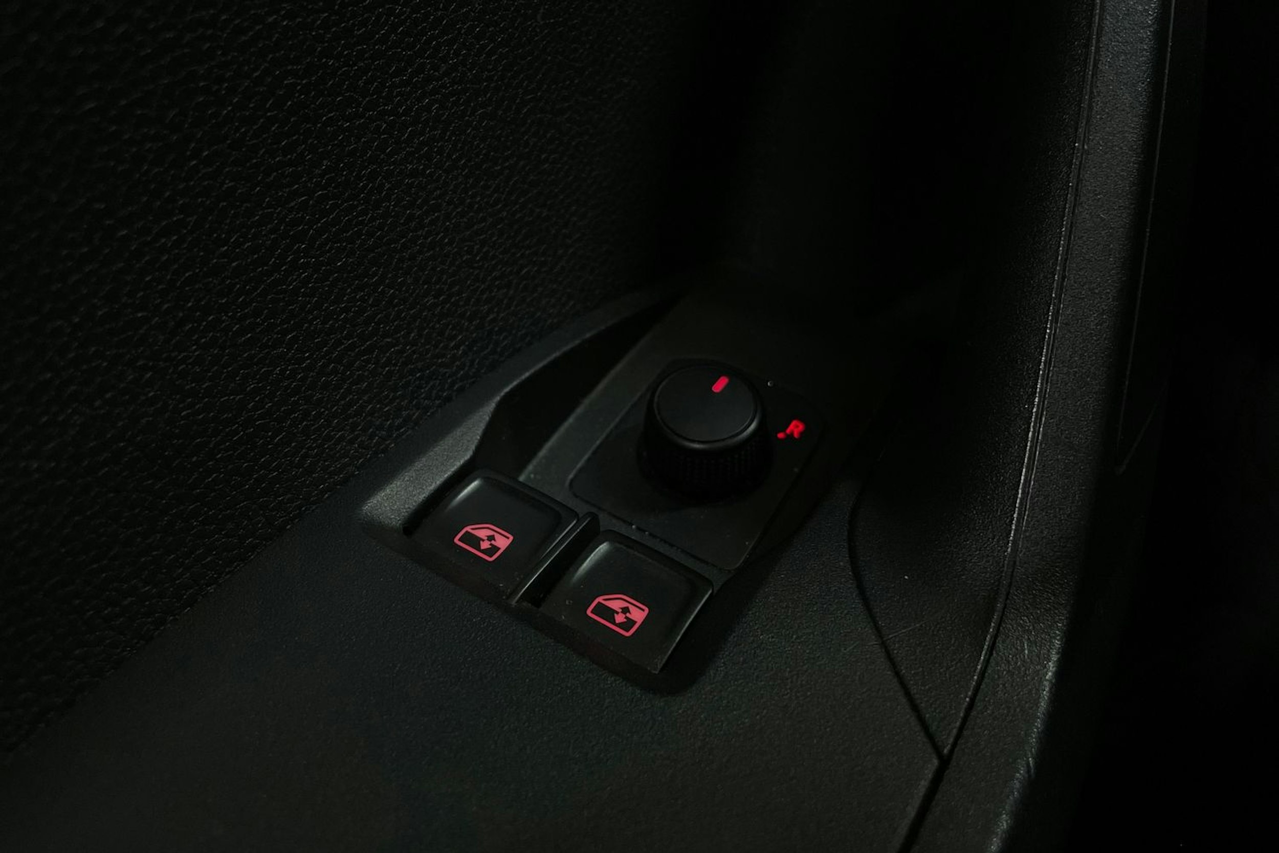 valkoinen SEAT Ibiza 2019 kuva 21.