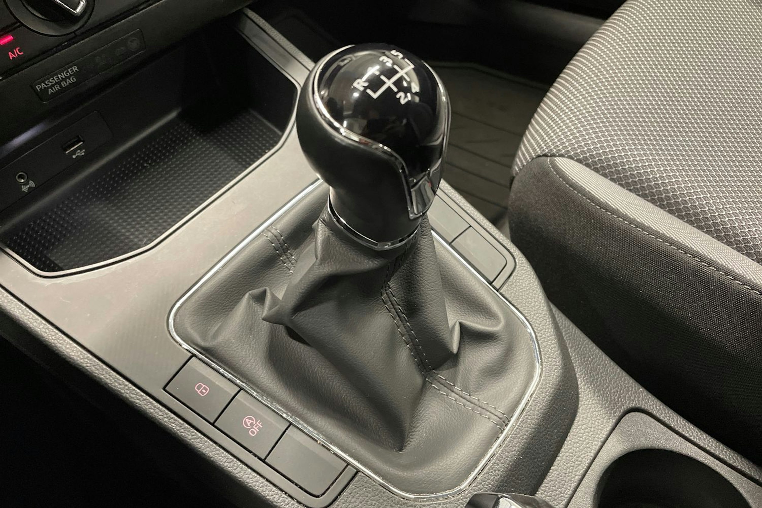 Sininen SEAT IBIZA 2019 kuva 20.