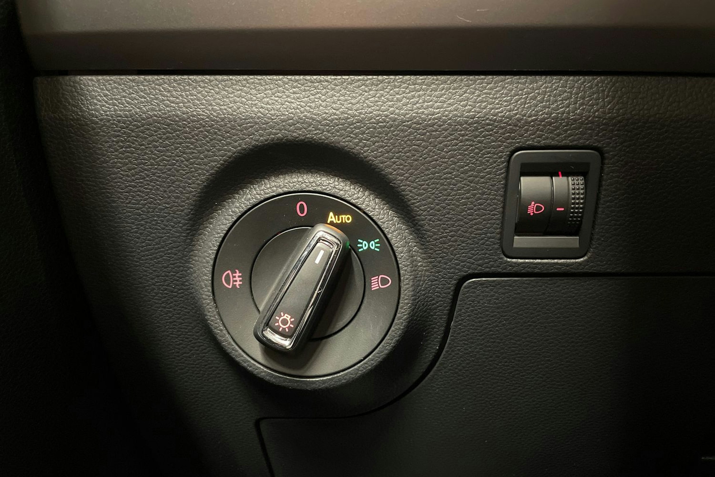 Sininen SEAT IBIZA 2019 kuva 22.