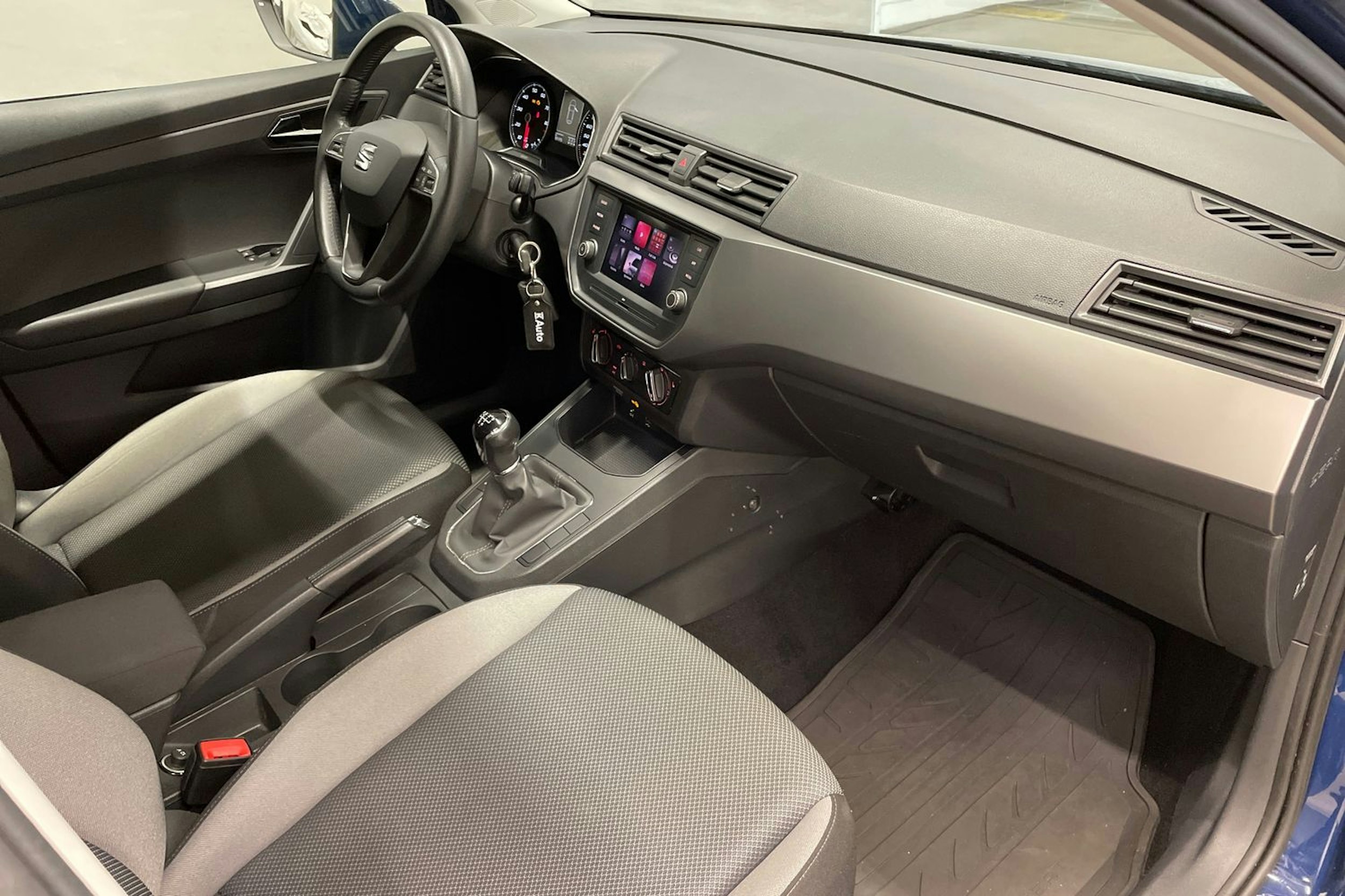 Sininen SEAT IBIZA 2019 kuva 27.