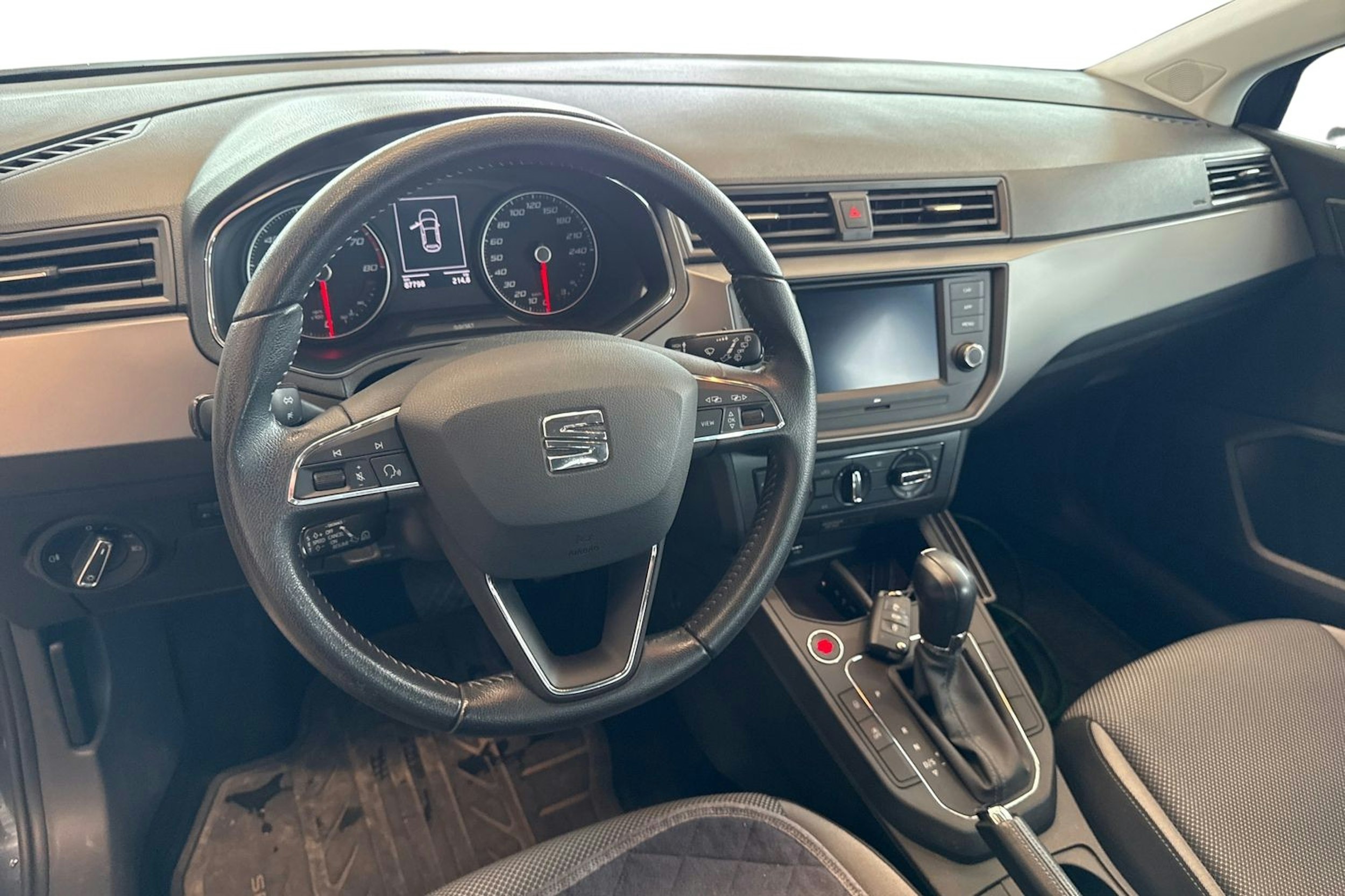 Harmaa SEAT IBIZA 2019 kuva 6.