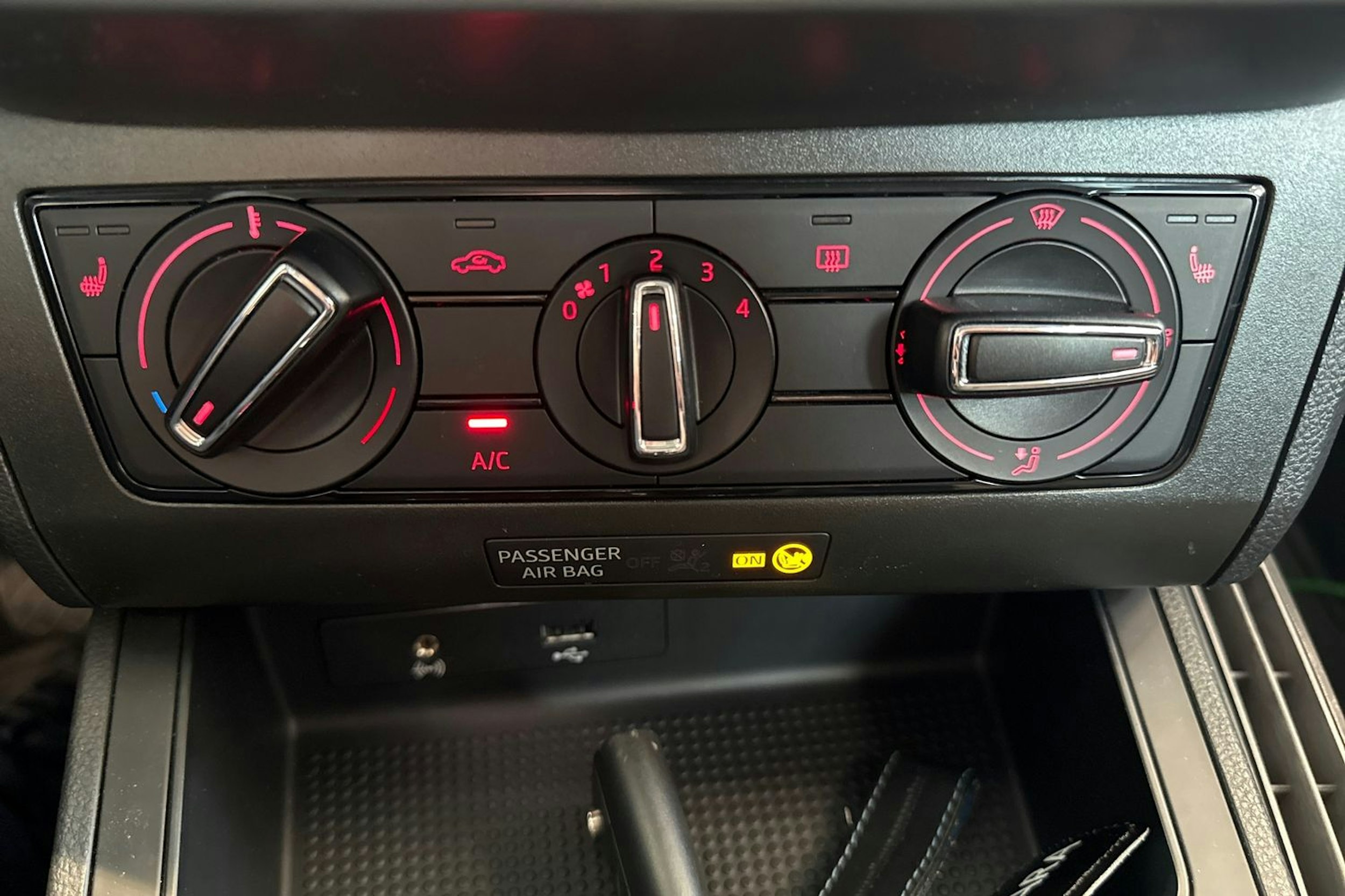 Harmaa SEAT IBIZA 2019 kuva 15.