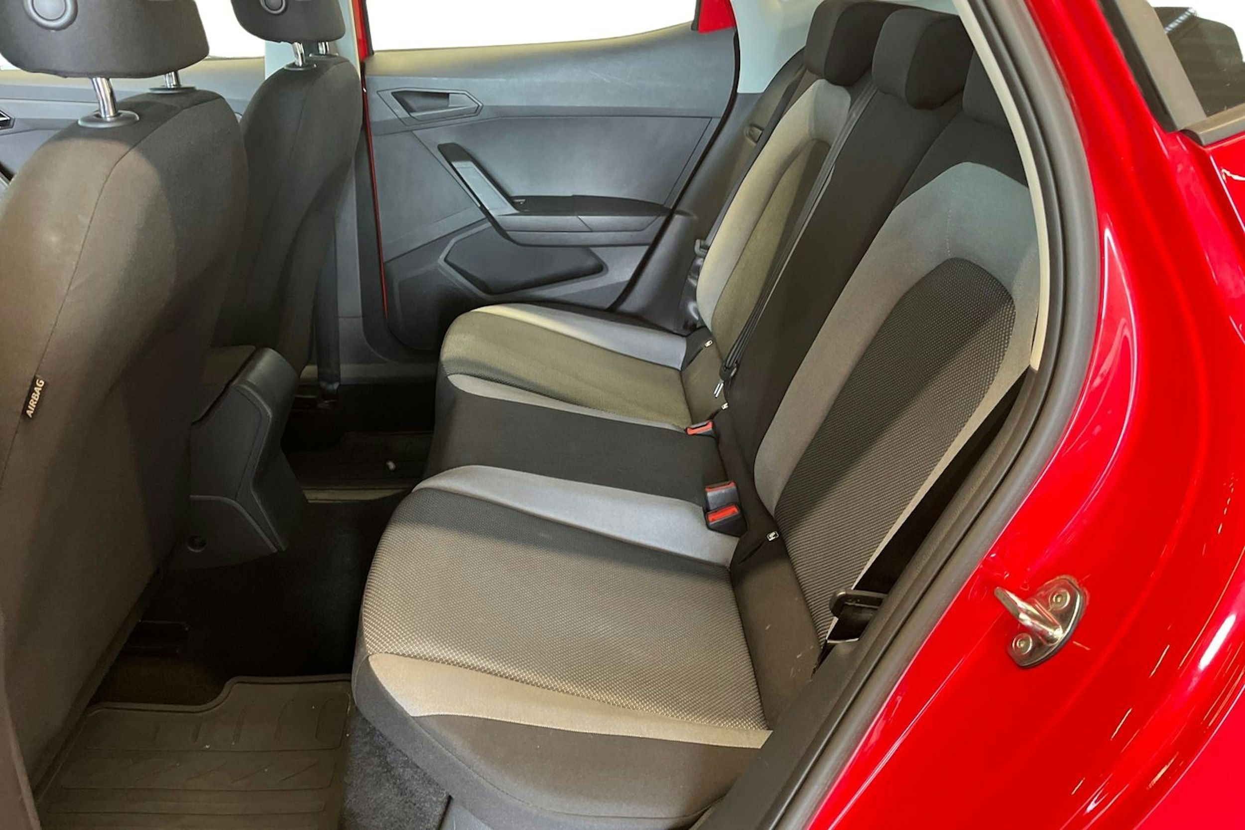 punainen SEAT Ibiza 2020 kuva 10.