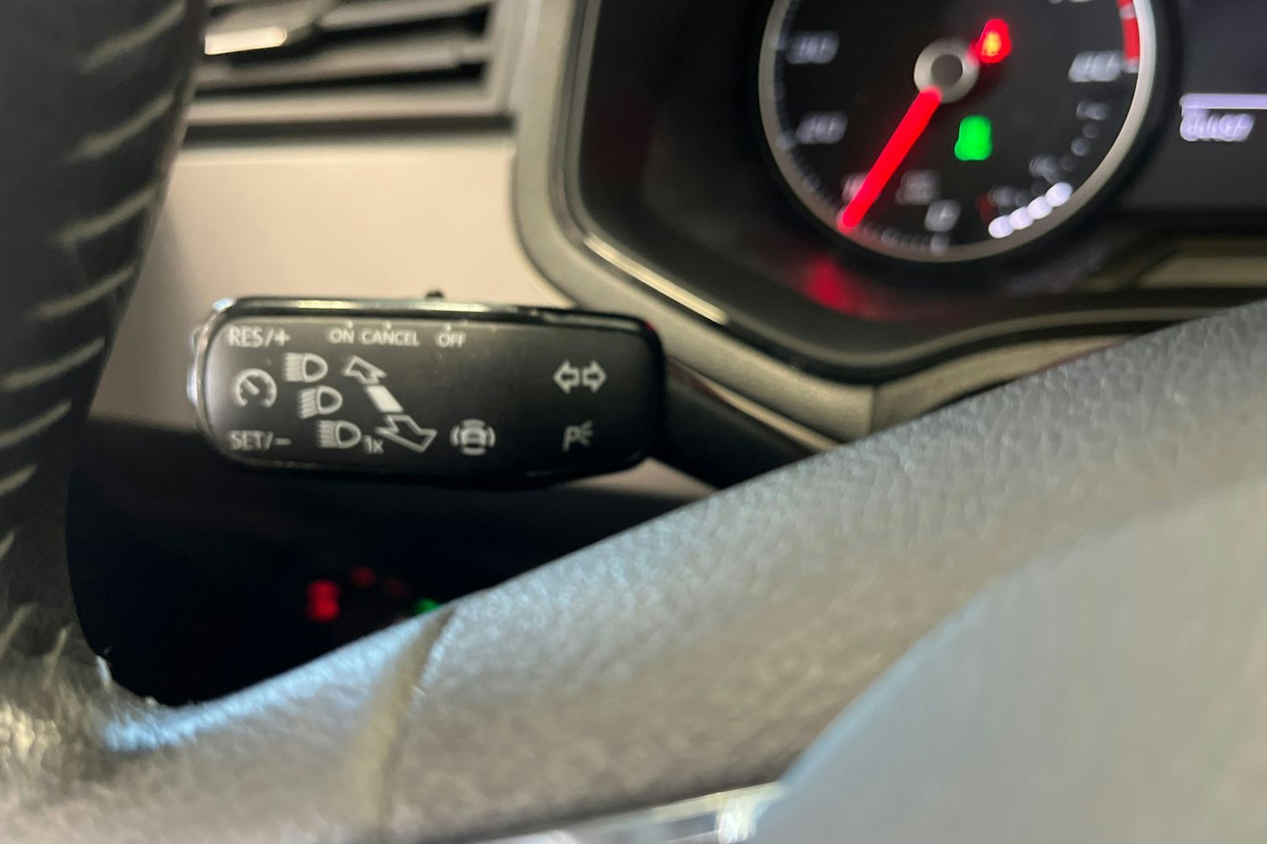 punainen SEAT Ibiza 2020 kuva 23.