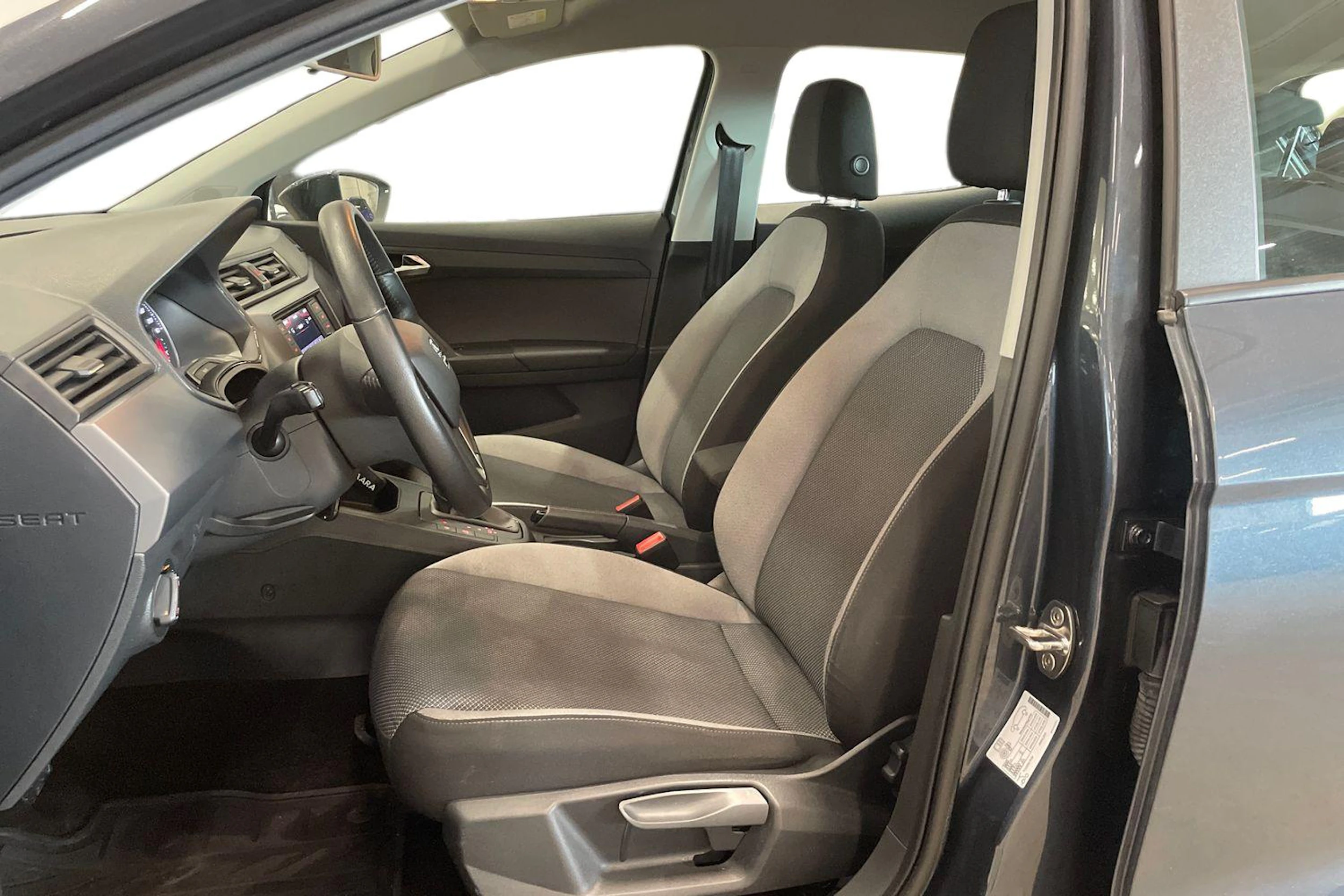 harmaa SEAT Ibiza 2020 kuva 6.