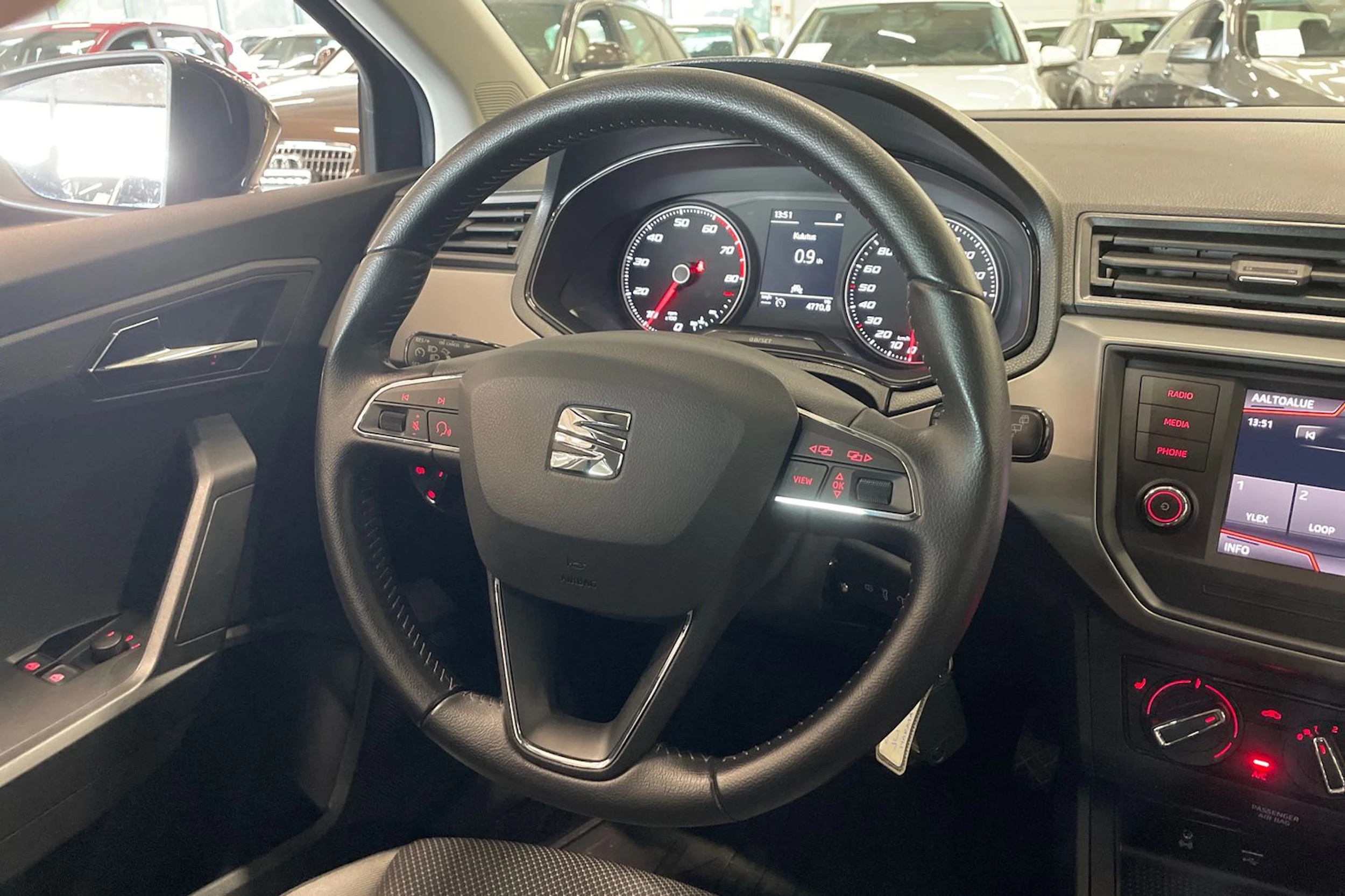 harmaa SEAT Ibiza 2020 kuva 11.