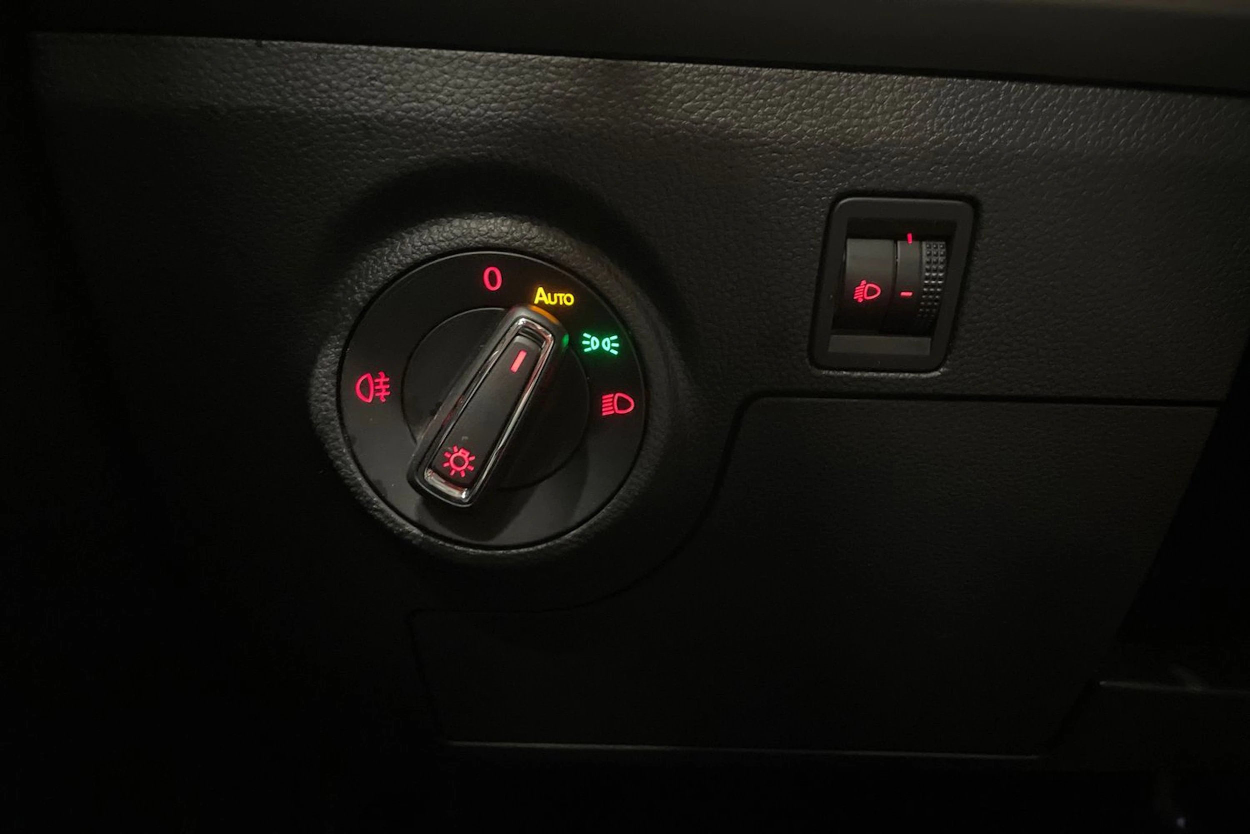 harmaa SEAT Ibiza 2020 kuva 16.