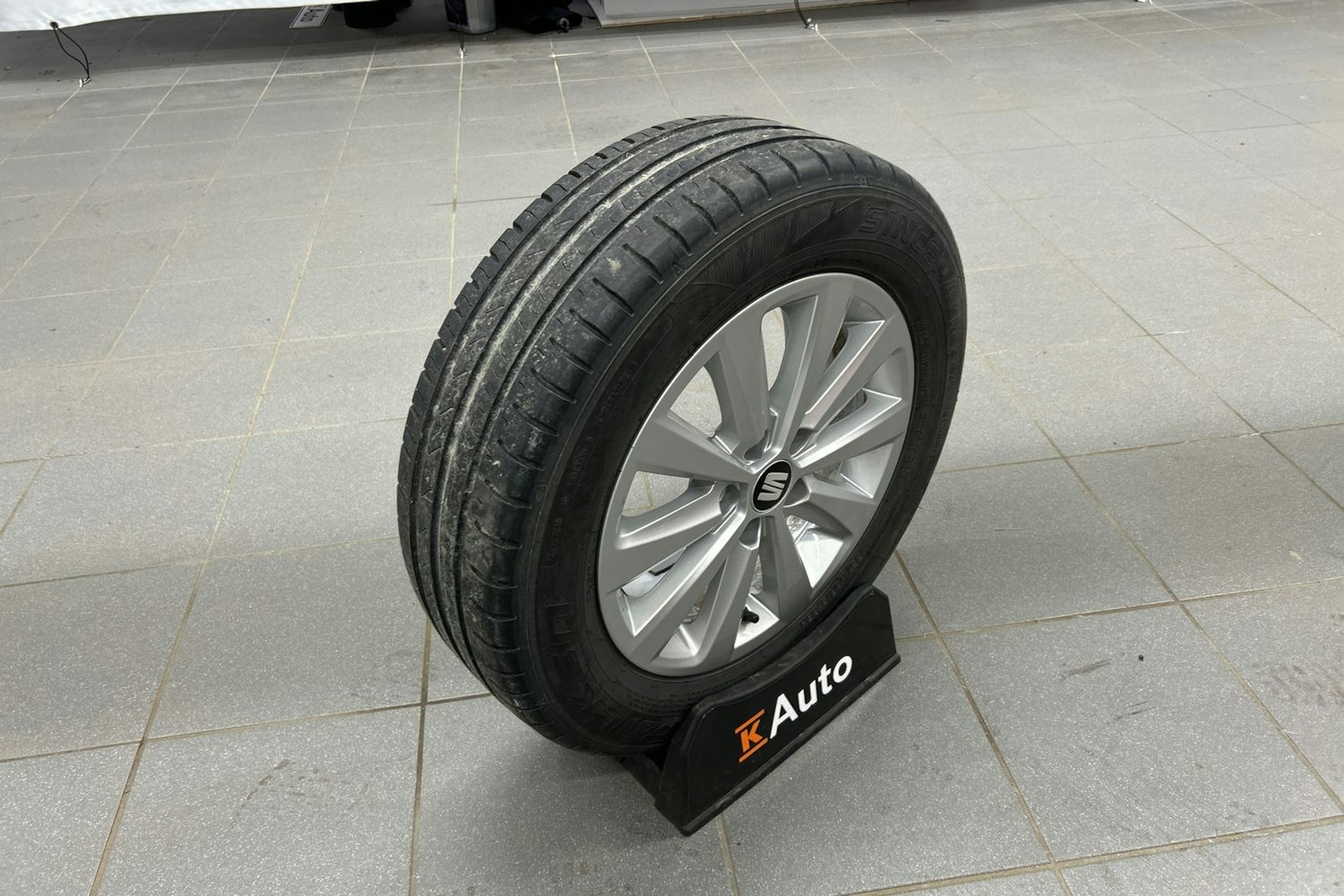 oranssi SEAT Ibiza 2020 kuva 17.