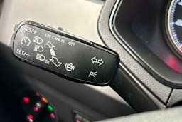 oranssi SEAT Ibiza 2020 kuva 19.