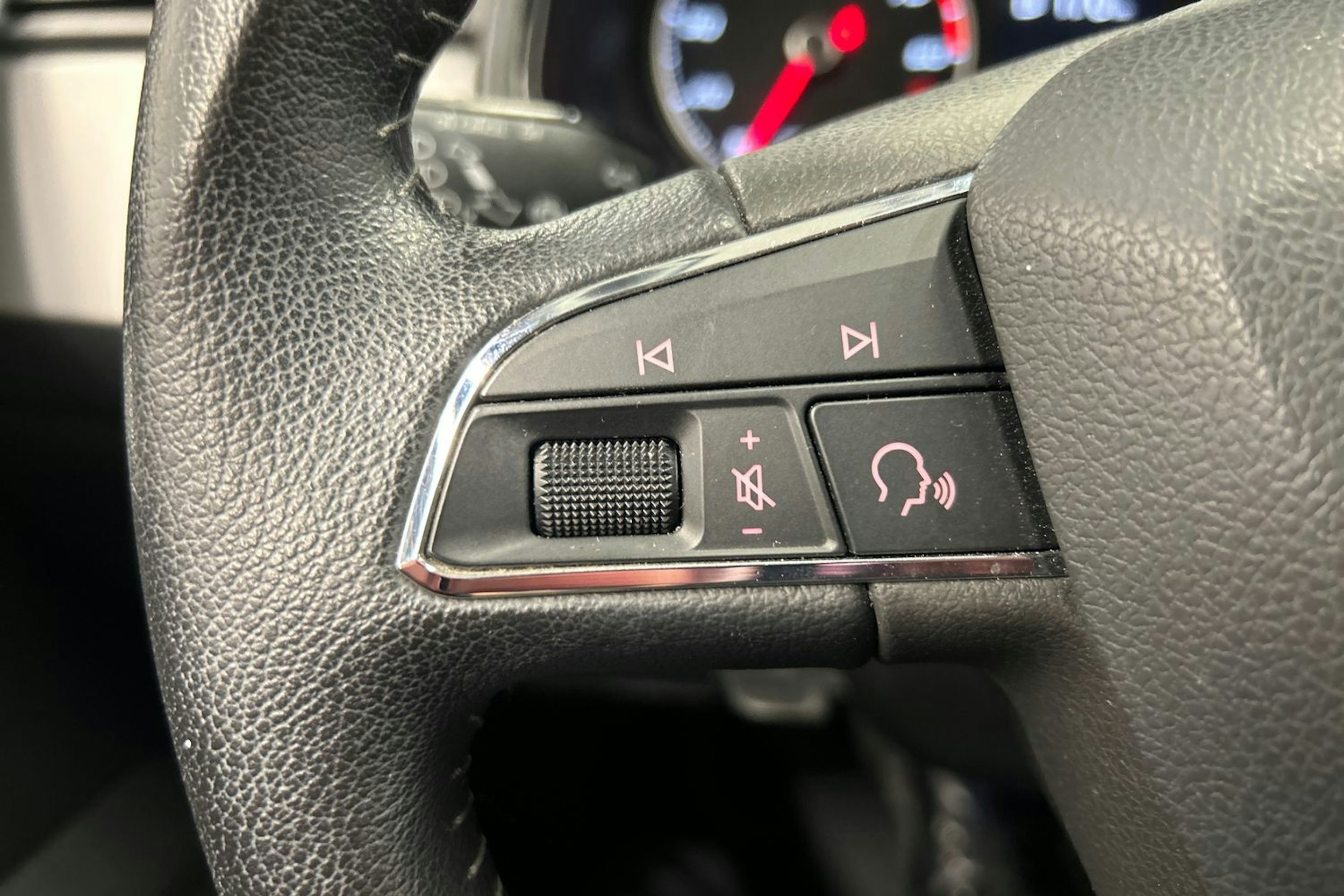 oranssi SEAT Ibiza 2020 kuva 20.