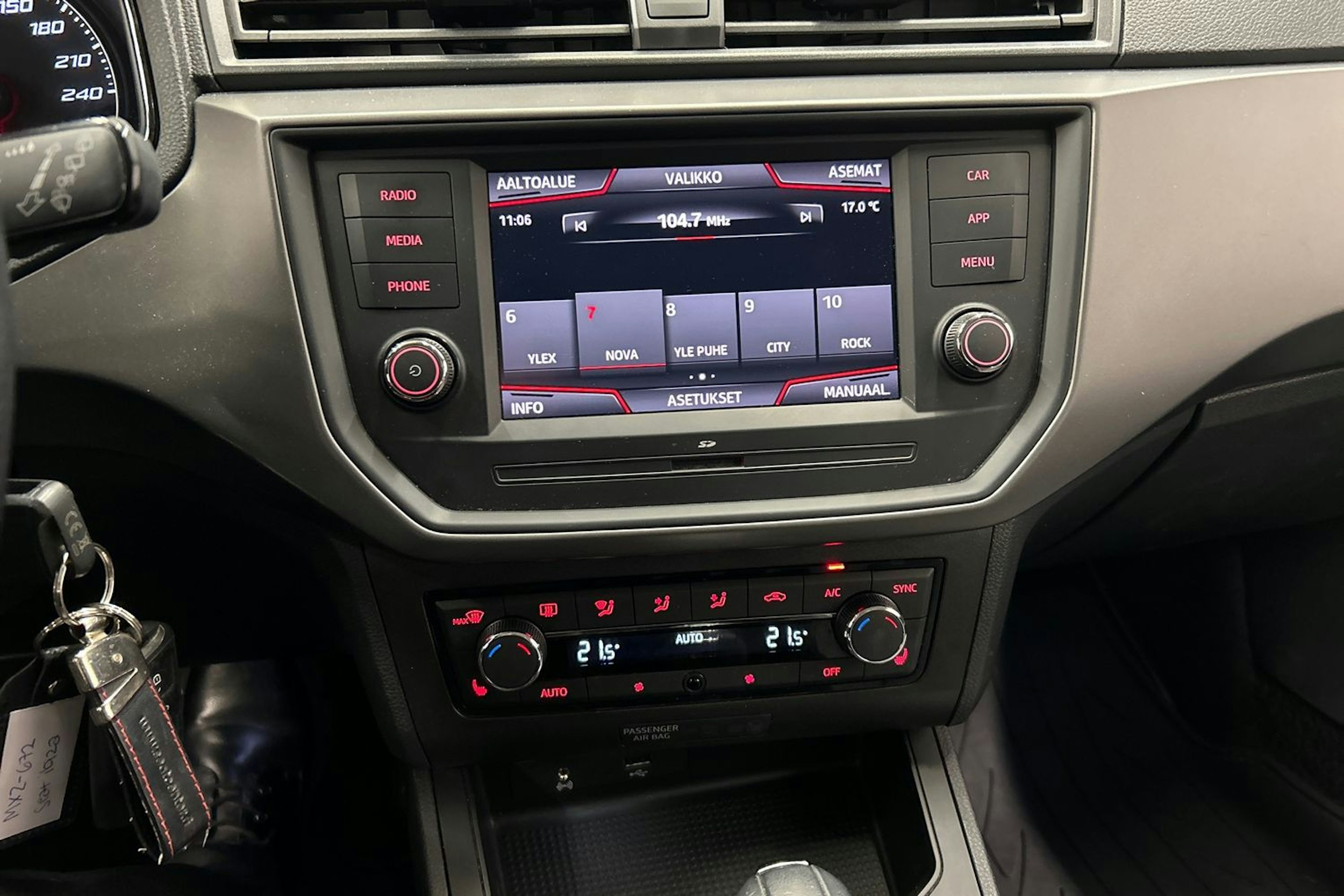 oranssi SEAT Ibiza 2020 kuva 22.