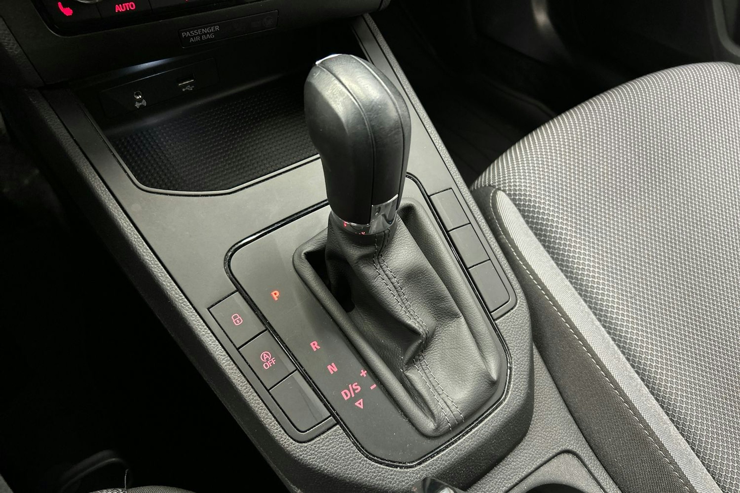 oranssi SEAT Ibiza 2020 kuva 25.