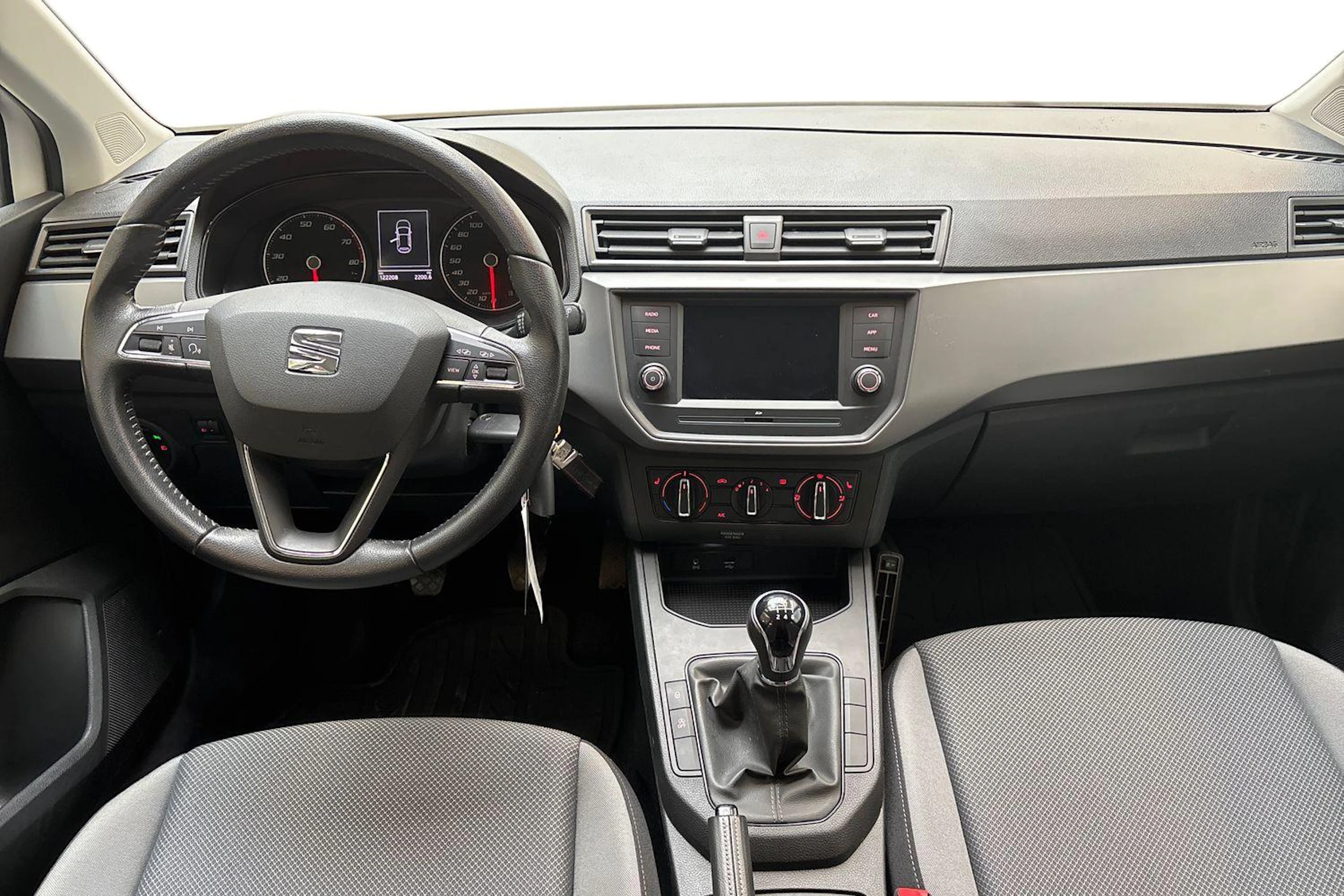 Valkoinen SEAT IBIZA 2020 kuva 9.