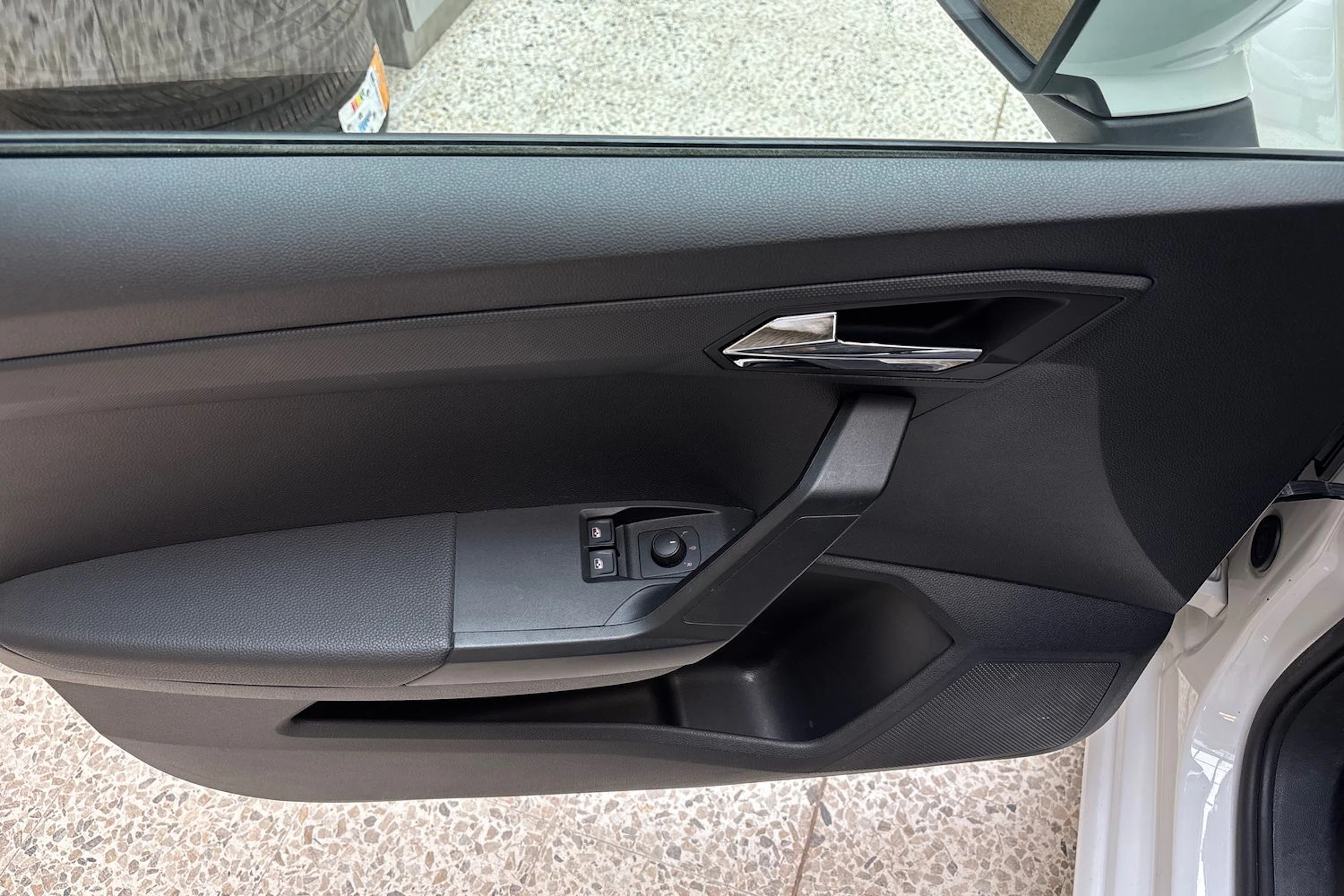 Valkoinen SEAT IBIZA 2020 kuva 18.
