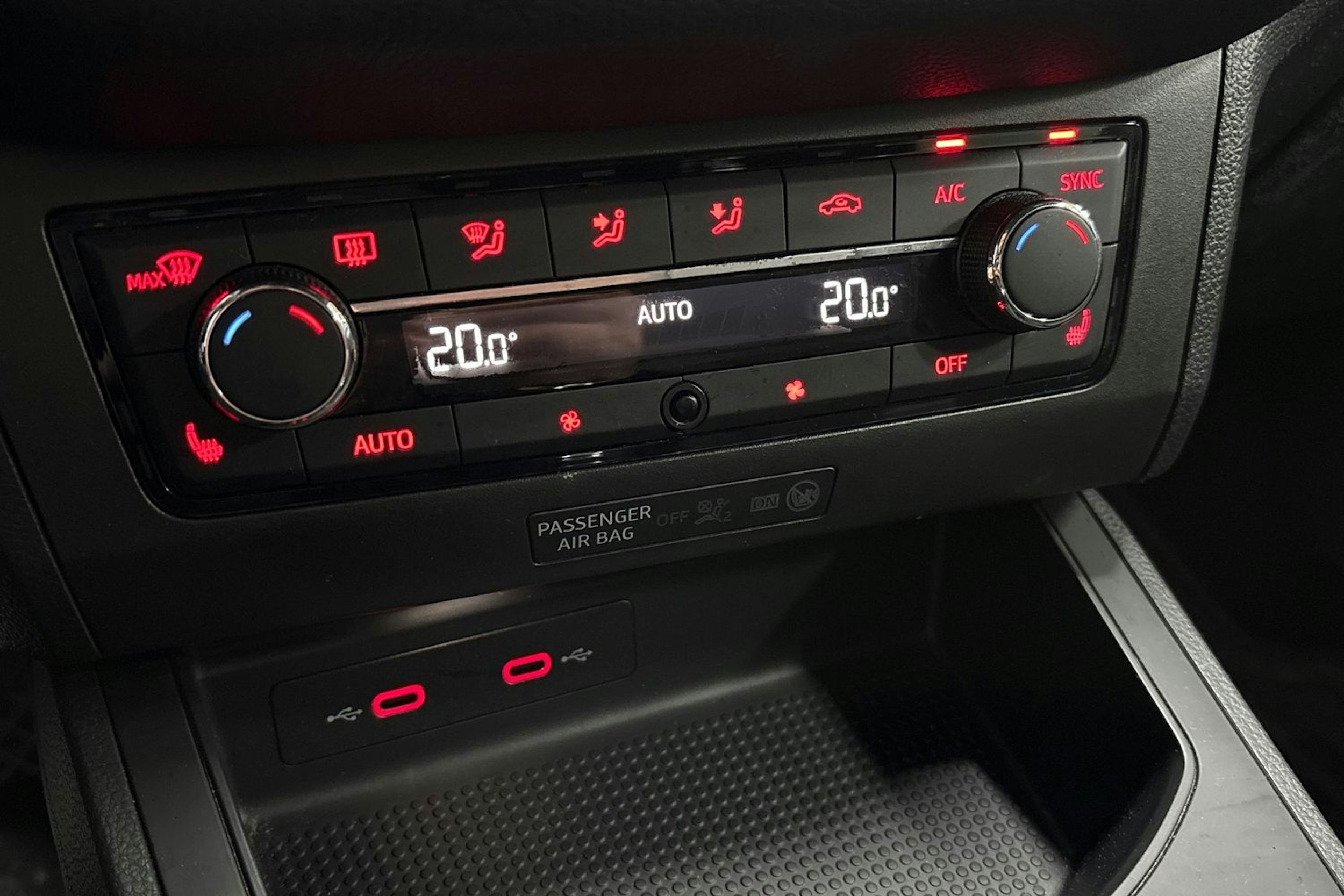 Valkoinen SEAT IBIZA 2021 kuva 20.