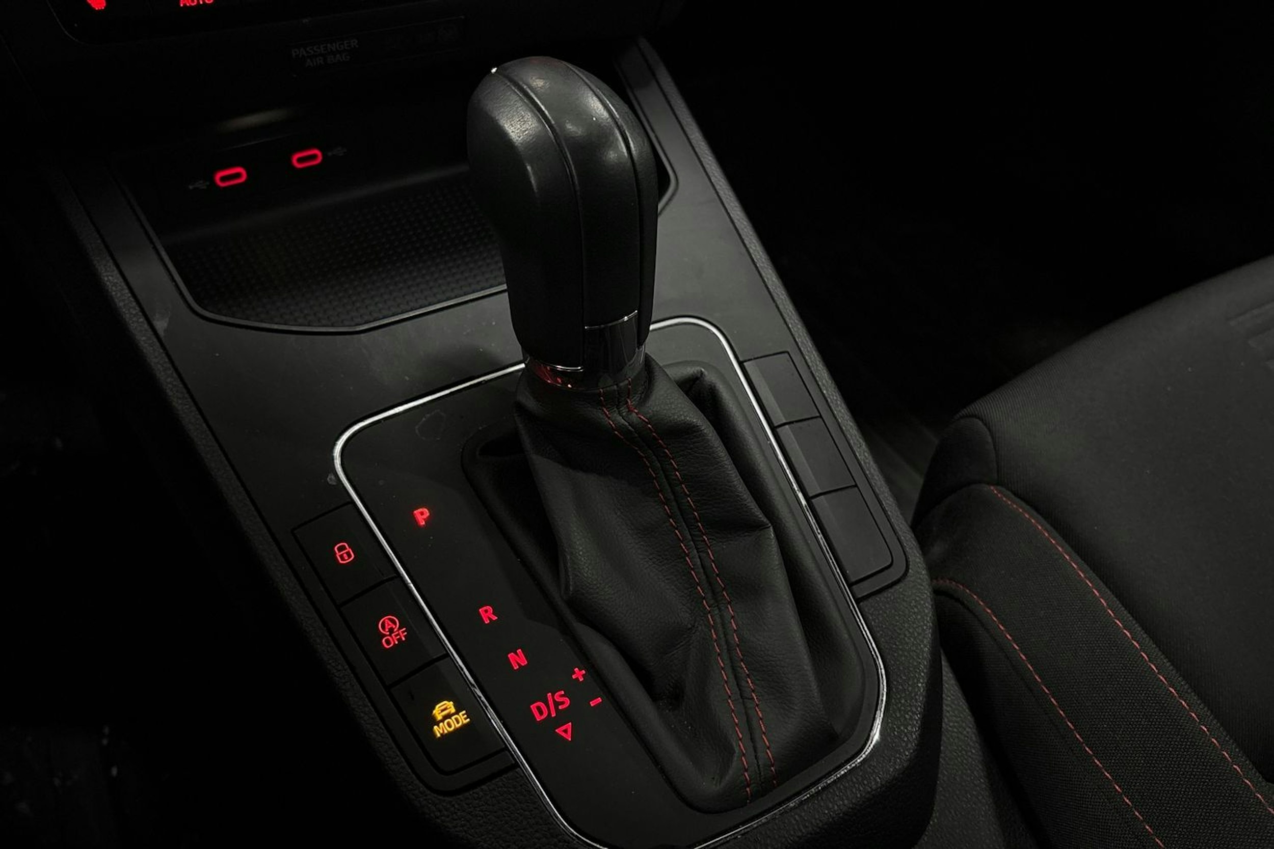 Valkoinen SEAT IBIZA 2021 kuva 21.