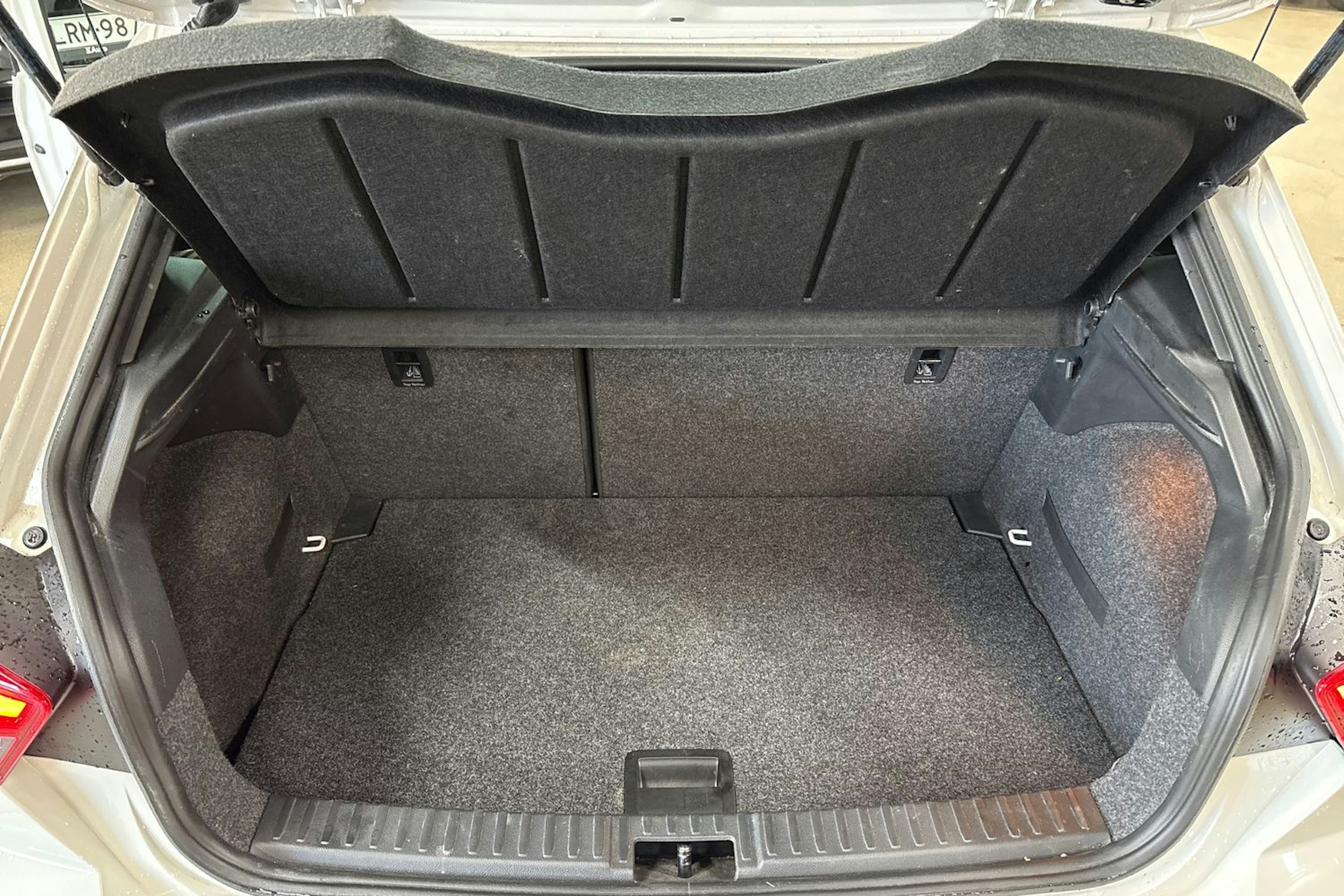 Valkoinen SEAT IBIZA 2021 kuva 24.