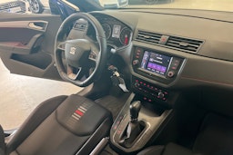 sininen SEAT Ibiza 2021 kuva 13.