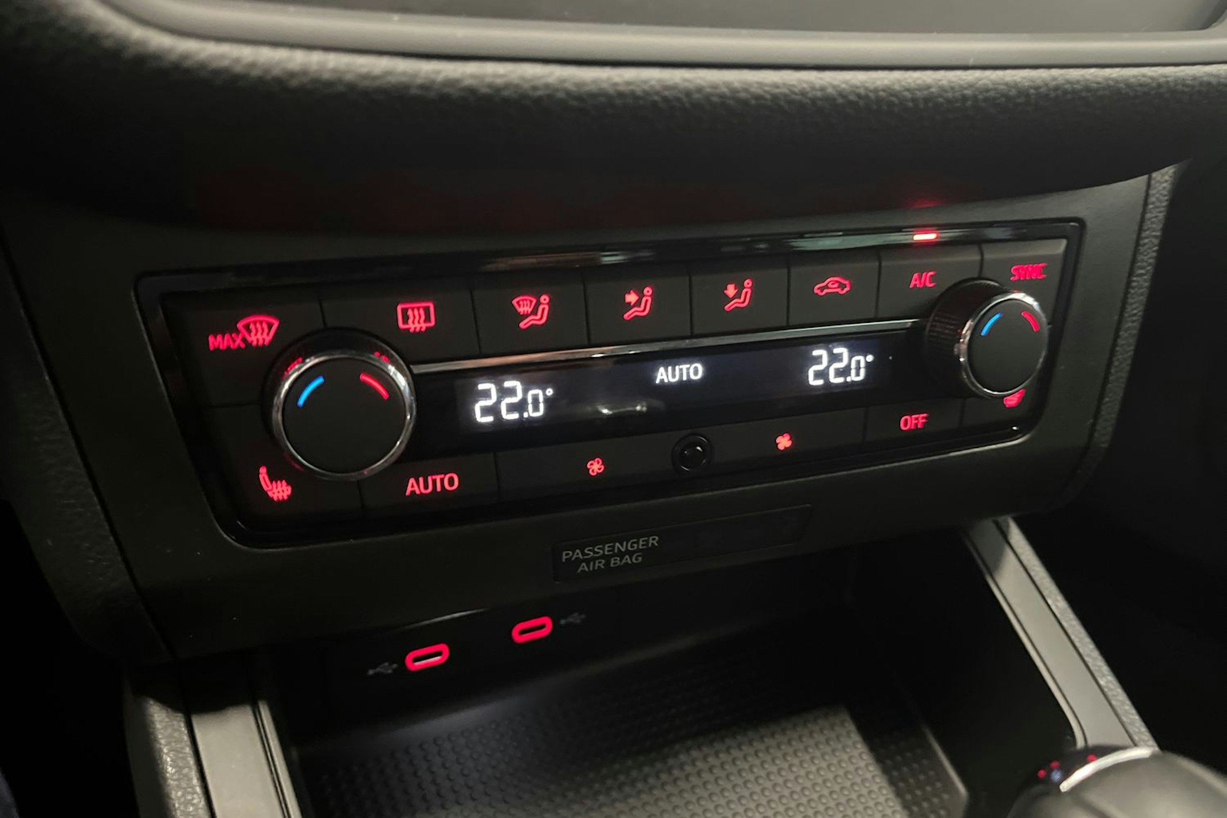 sininen SEAT Ibiza 2021 kuva 17.