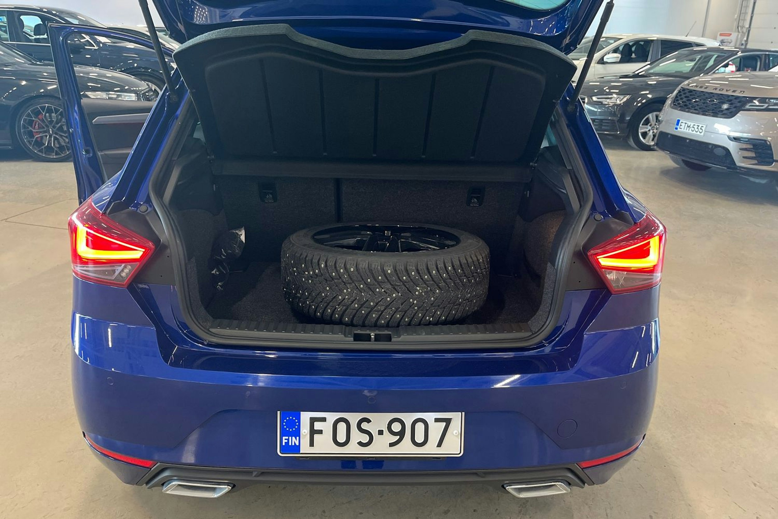 sininen SEAT Ibiza 2021 kuva 27.