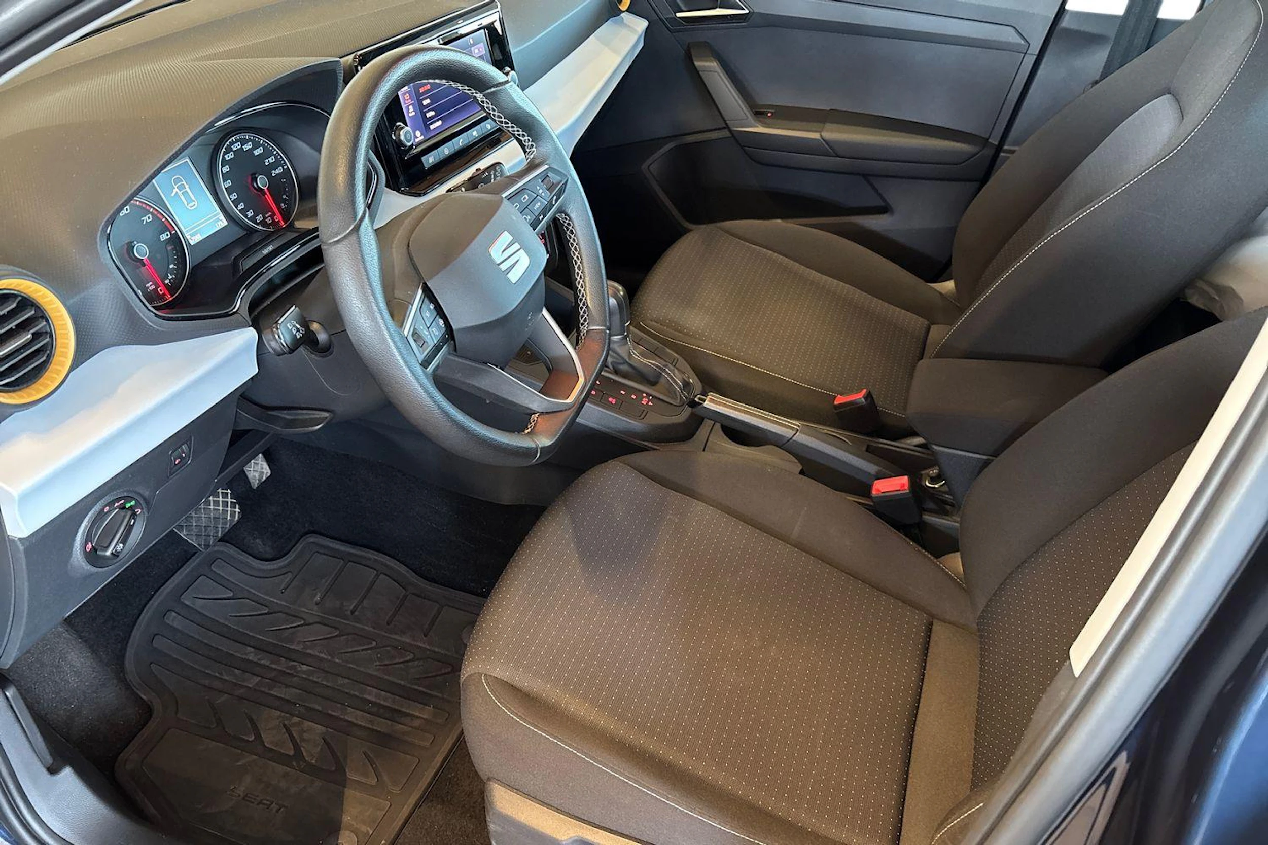 Sininen SEAT IBIZA 2021 kuva 8.