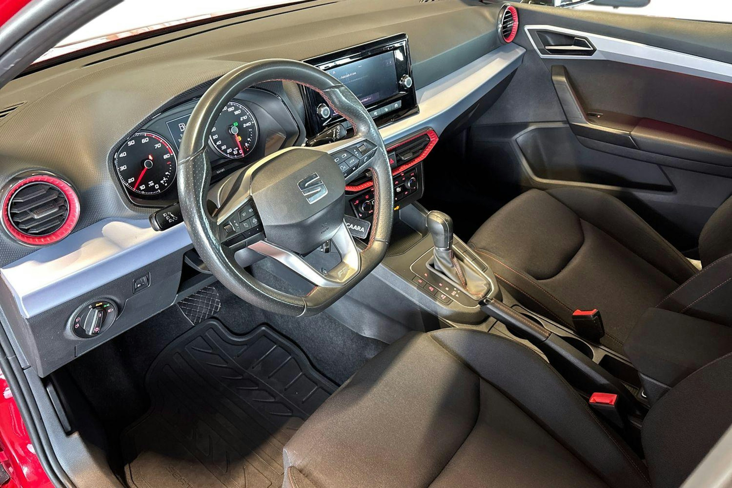 Punainen SEAT IBIZA 2021 kuva 7.