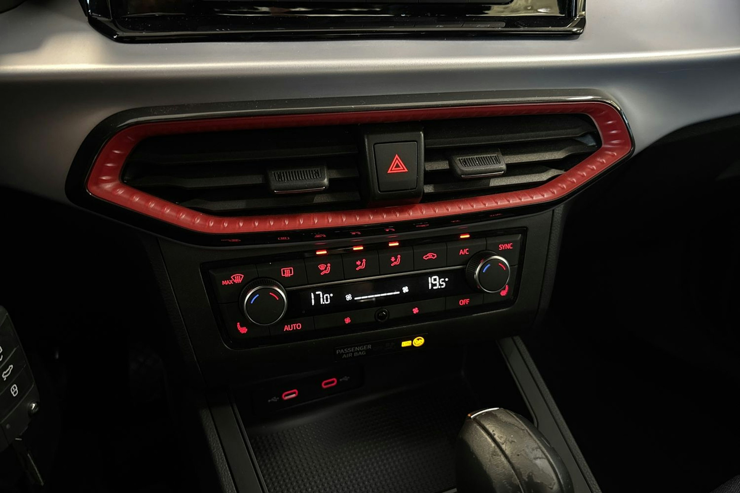 Punainen SEAT IBIZA 2021 kuva 24.