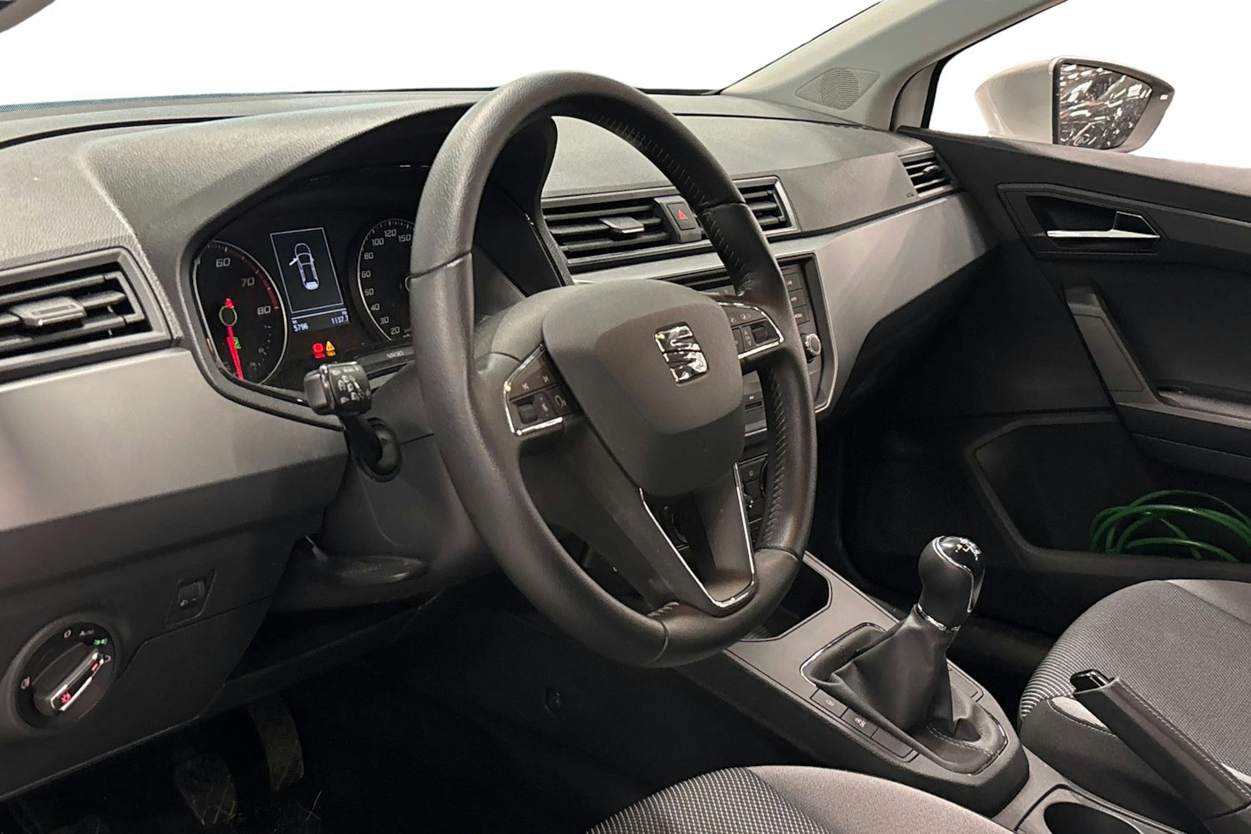 valkoinen SEAT Ibiza 2021 kuva 3.