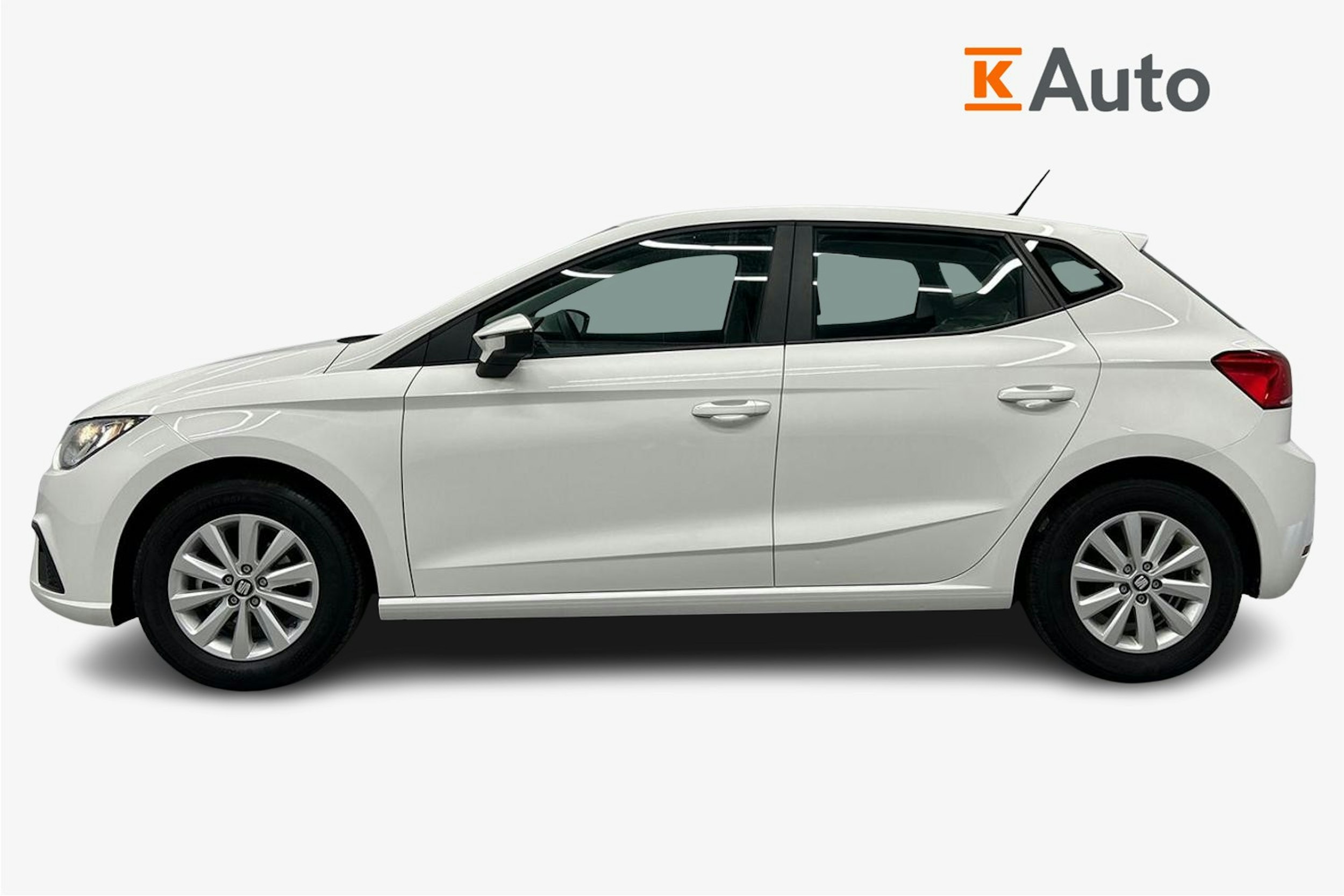 valkoinen SEAT Ibiza 2021 kuva 6.